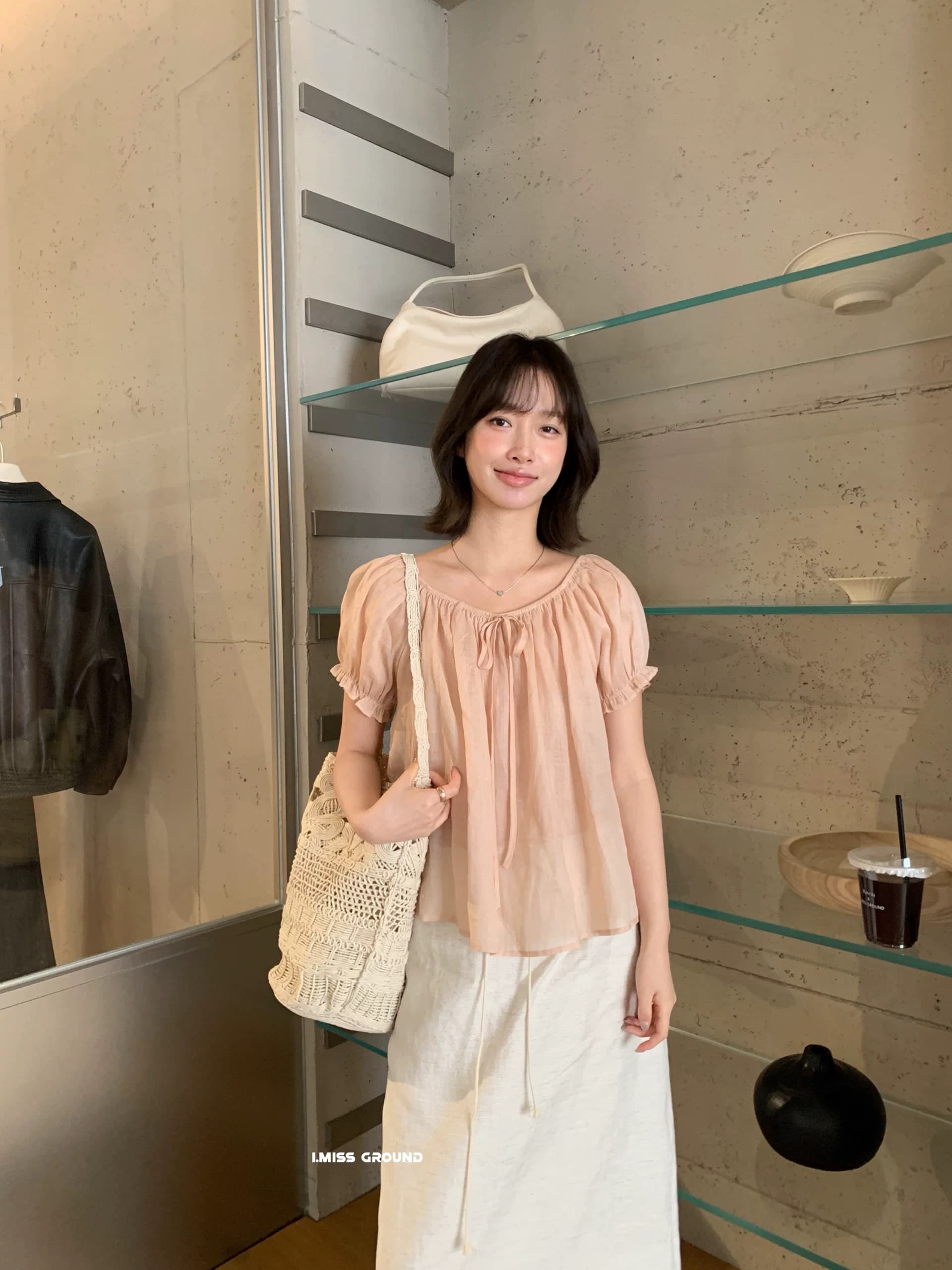 라미 맨위 코라 오프숄더 2026 여름 새로운 거품 소매 캐주얼 작은 셔츠 r90702 상세 이미지 3
