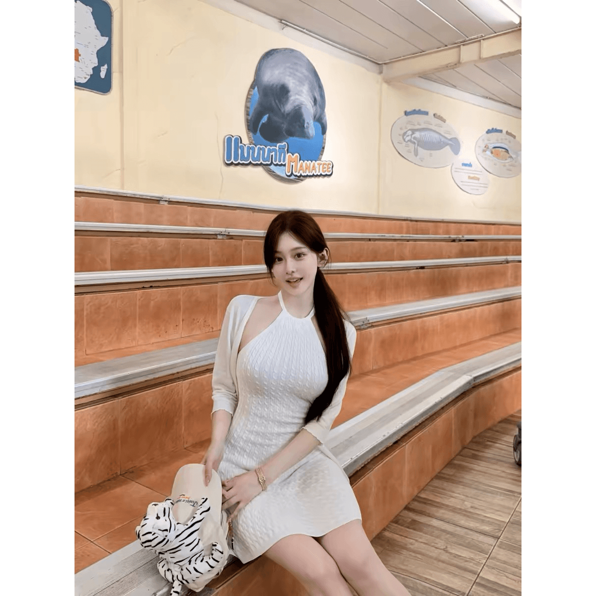 한 비 지아 화이트 행침 목 레이스업 꽈배기 허리 수축 여성 드레스 여름 민소매 새는 어깨 슬림해 보이는 우산 진자 한 마디 치마 이미지 5