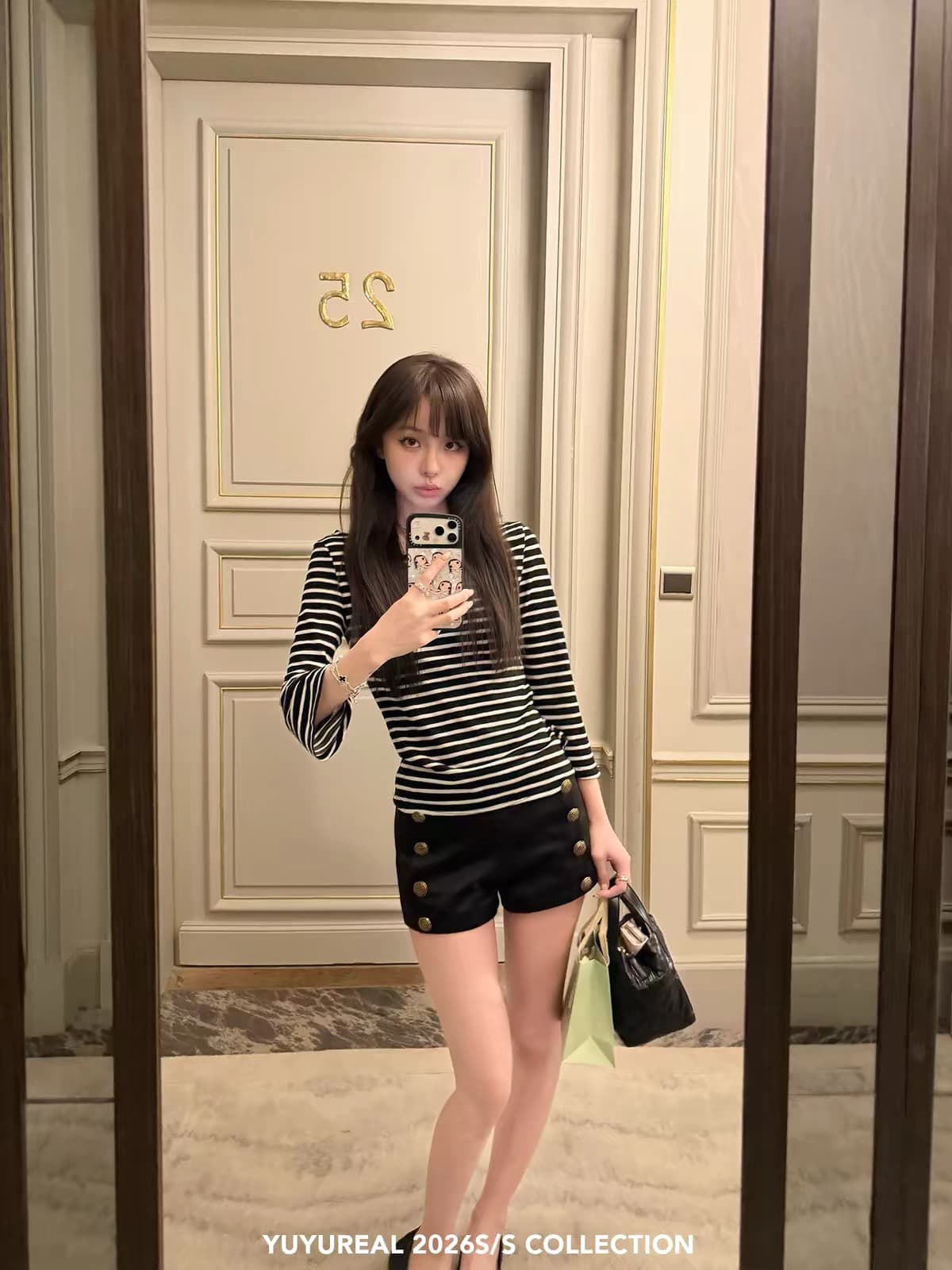 yuyureal 크림 빛 분말 한 부서 스트라이프 작은 스피커 중간 소매 보트 칼라 티셔츠 여성 오래된 돈 바람 품격 맨위 상세 이미지 2