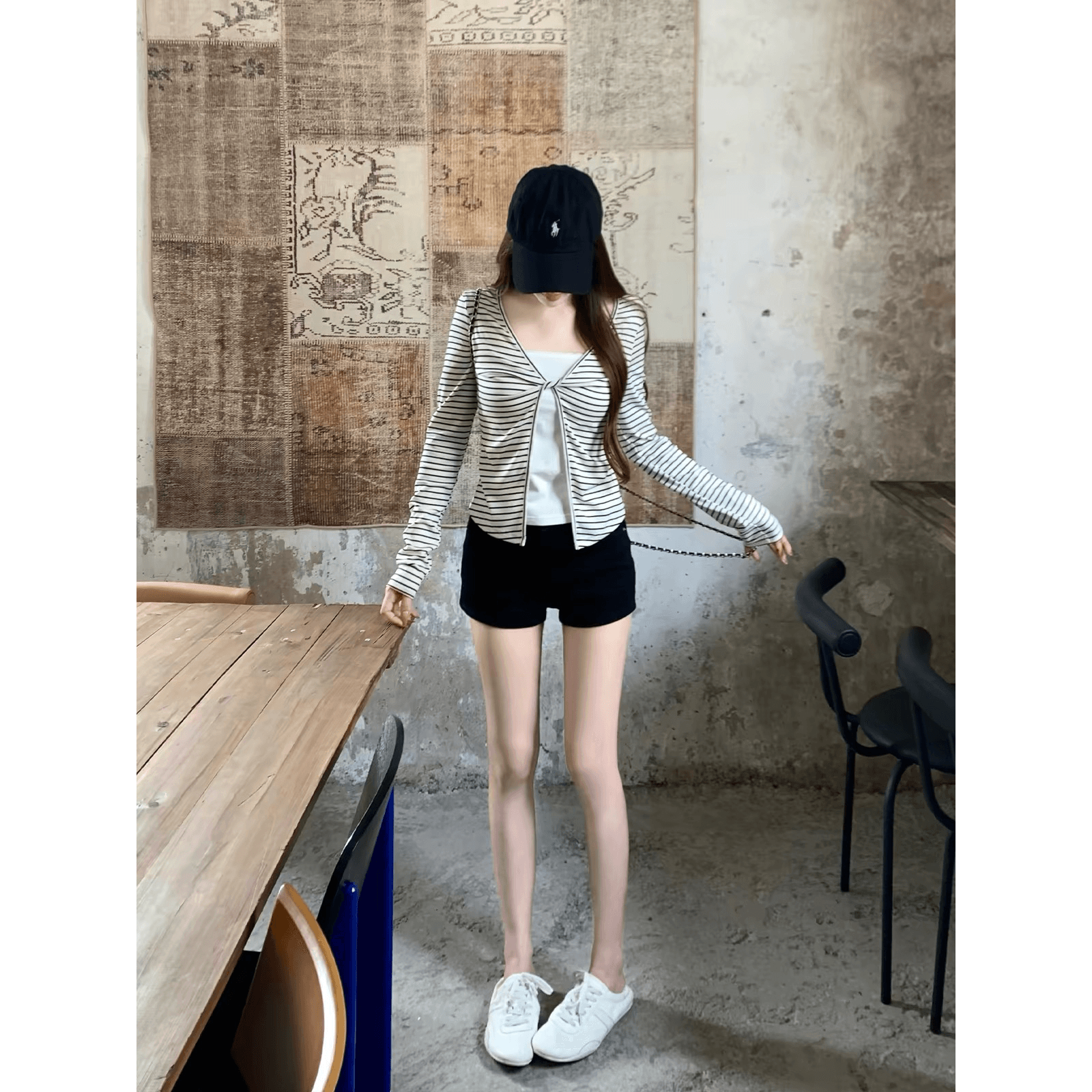 송 긍정적 인 En 흰색 배경 블랙 스트라이프 페이크 레이어드 긴팔 티셔츠 여성 여름 한 부서 몸매 가꾸기 고급 슬림해 보이는 쇼트 스타일 맨위 이미지 5