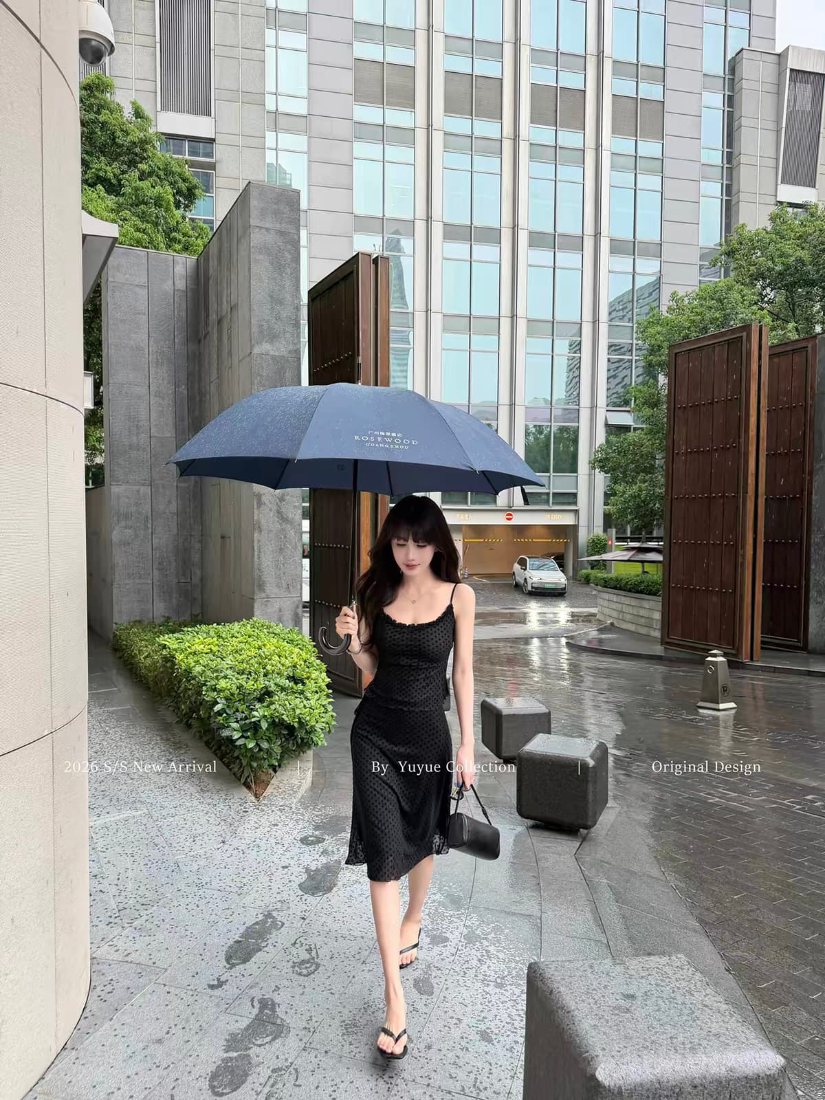 yuyueer 검정색 도트 무늬 캐미솔 스트레이트 반 스커트 여성 여름 한국 스타일 품격 캐주얼 몸매 가꾸기 세트 이미지 3