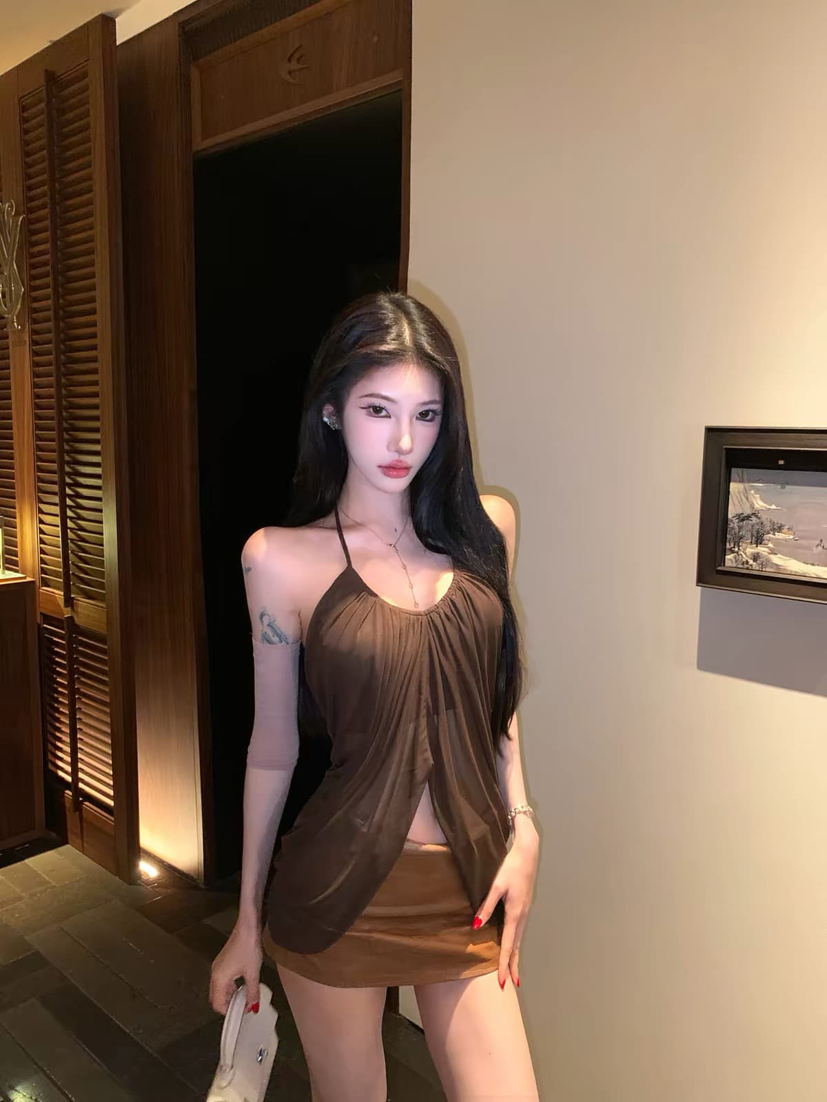 암소 위로 암소 위로 핫걸 행침 목 맨위 여성 2026 여름 새로운 디자인 센스 백리스 민소매 캐미솔 상세 이미지 4