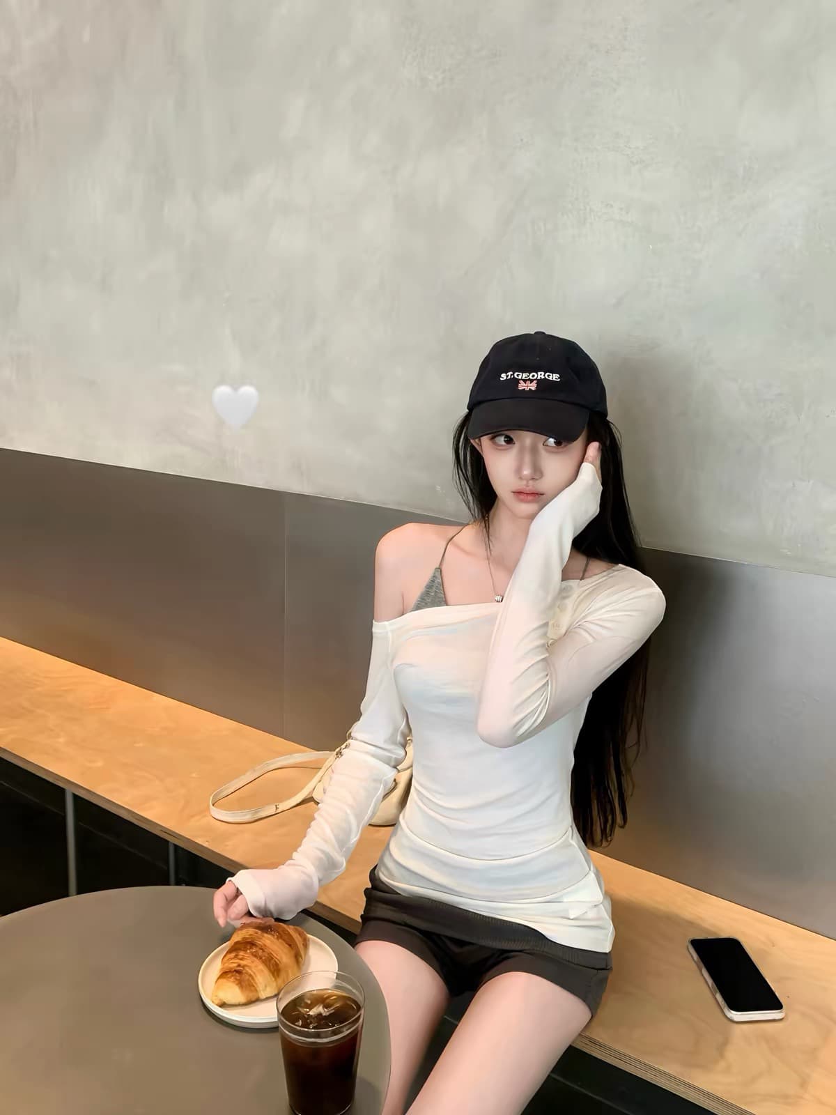화이트 워터 여성 soft 한 여성 산소 세트 그룹 라이 경기 서울 비스듬한 어깨 티셔츠 계단식 반바지 여성 이른 가을 부드러운 맨위 이미지 4