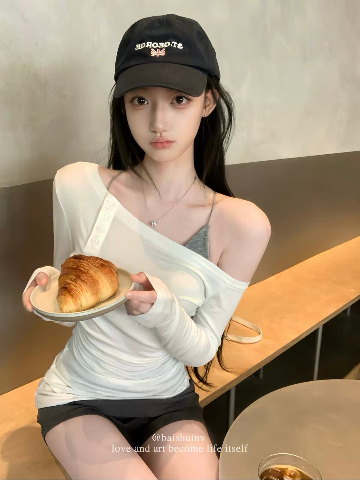 화이트 워터 여성 soft 한 여성 산소 세트 그룹 라이 경기 서울 비스듬한 어깨 티셔츠 계단식 반바지 여성 이른 가을 부드러운 맨위 상세 이미지 1