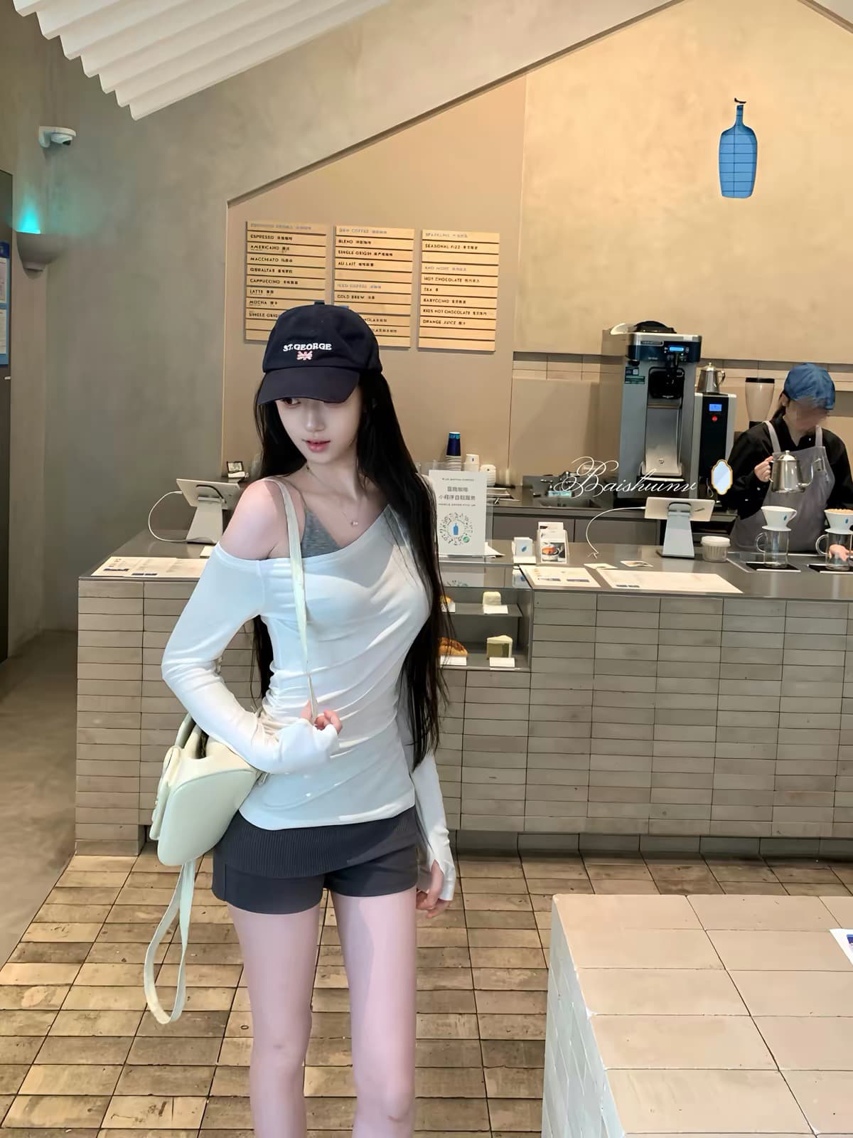 화이트 워터 여성 soft 한 여성 산소 세트 그룹 라이 경기 서울 비스듬한 어깨 티셔츠 계단식 반바지 여성 이른 가을 부드러운 맨위 상세 이미지 2