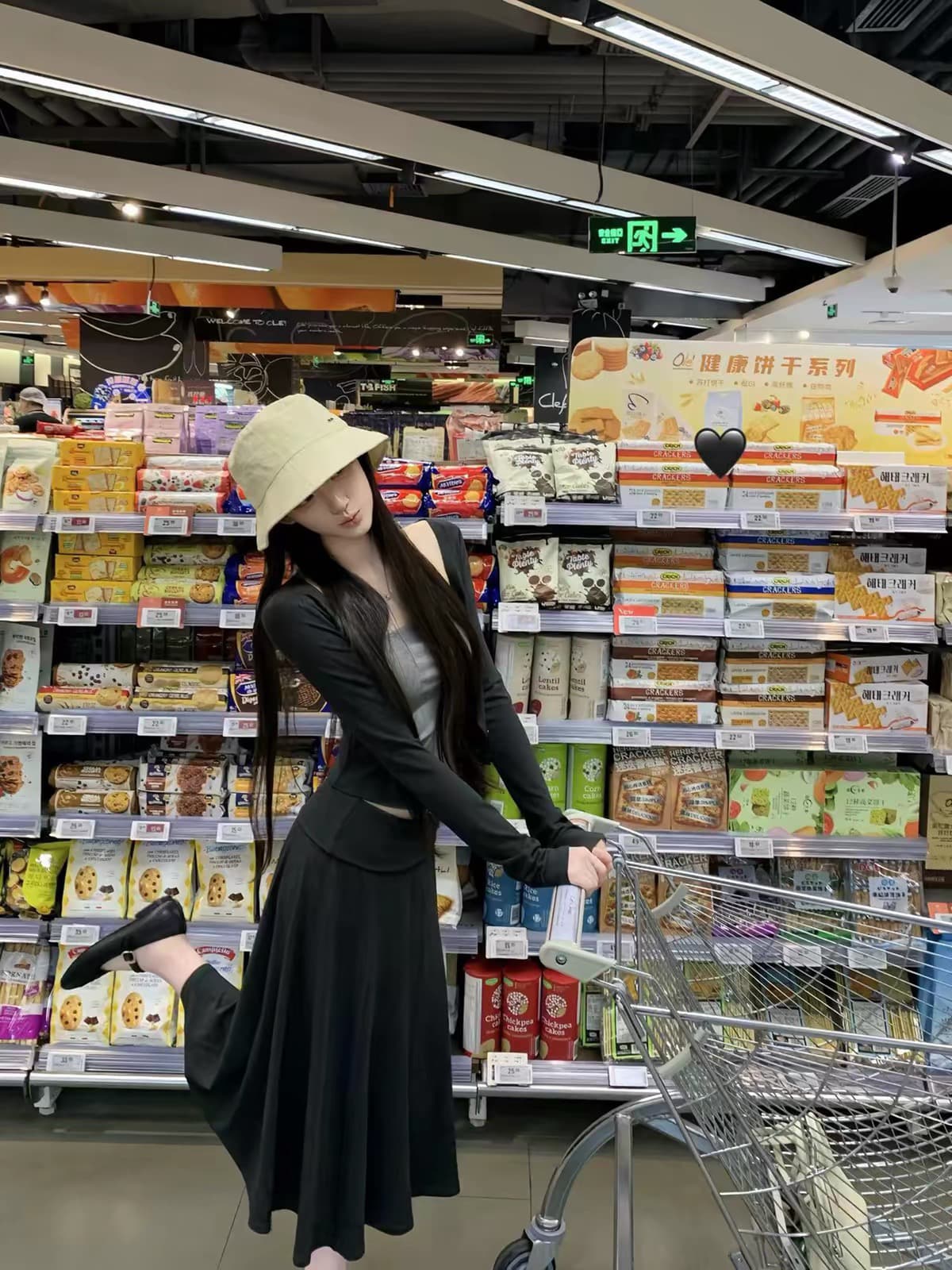 화이트 워터 여성 기초 분위기 센스 긴팔 오픈 가디건 몸매 가꾸기 튜브탑 여성 가을 한 마디 반신 스커트 한 부서 순수한 욕망 세트 그룹 이미지 3