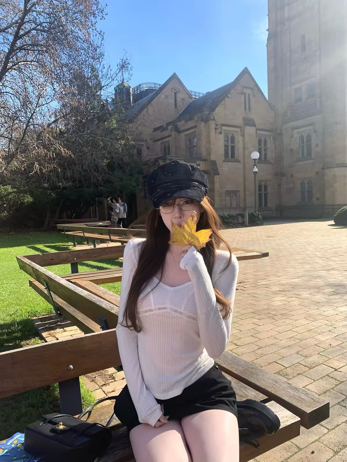 suuuicee 바람 종소리 작은 나이 홀로우 아웃 물결무늬 레이스 레이스 관대 한 칼라 긴팔 티셔츠 순수한 욕망 짧은 맨위 이미지 2