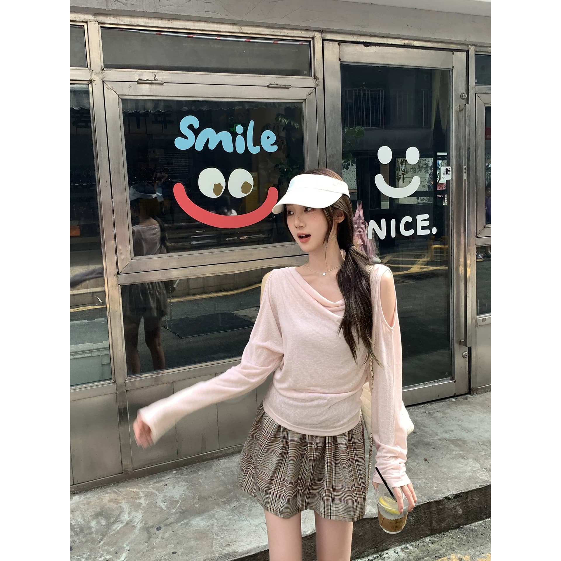 우 77 회색 흔들다 칼라 홀로우 아웃 오프숄더 긴팔 자외선 차단 티셔츠 여성 여름 한국 스타일 디자인 센스 허리 수축 슬림해 보이는 맨위 이미지 5