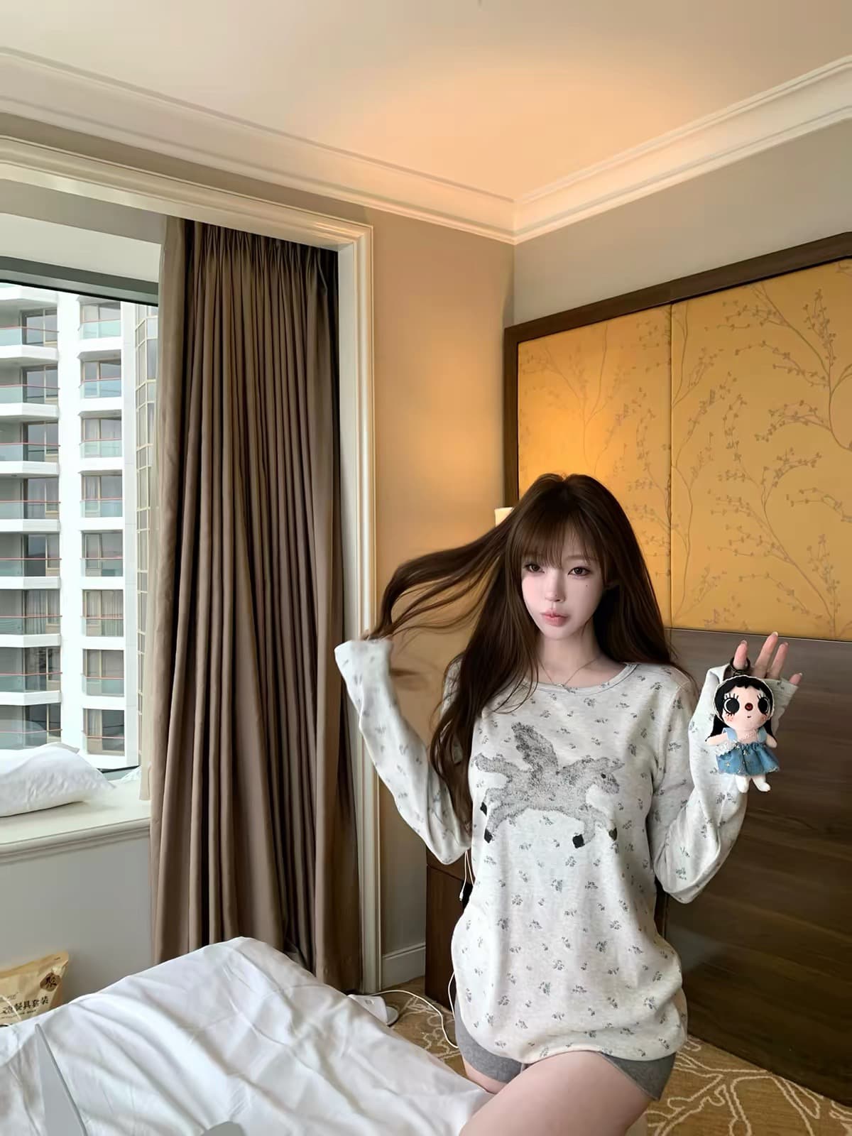 suuuicee 캡처 꿈 유니콘 전체 인쇄 작은 꽃무늬 구덩이 기사 질감 센스 캐주얼 라운드 넥 긴팔 티셔츠 상세 이미지 4