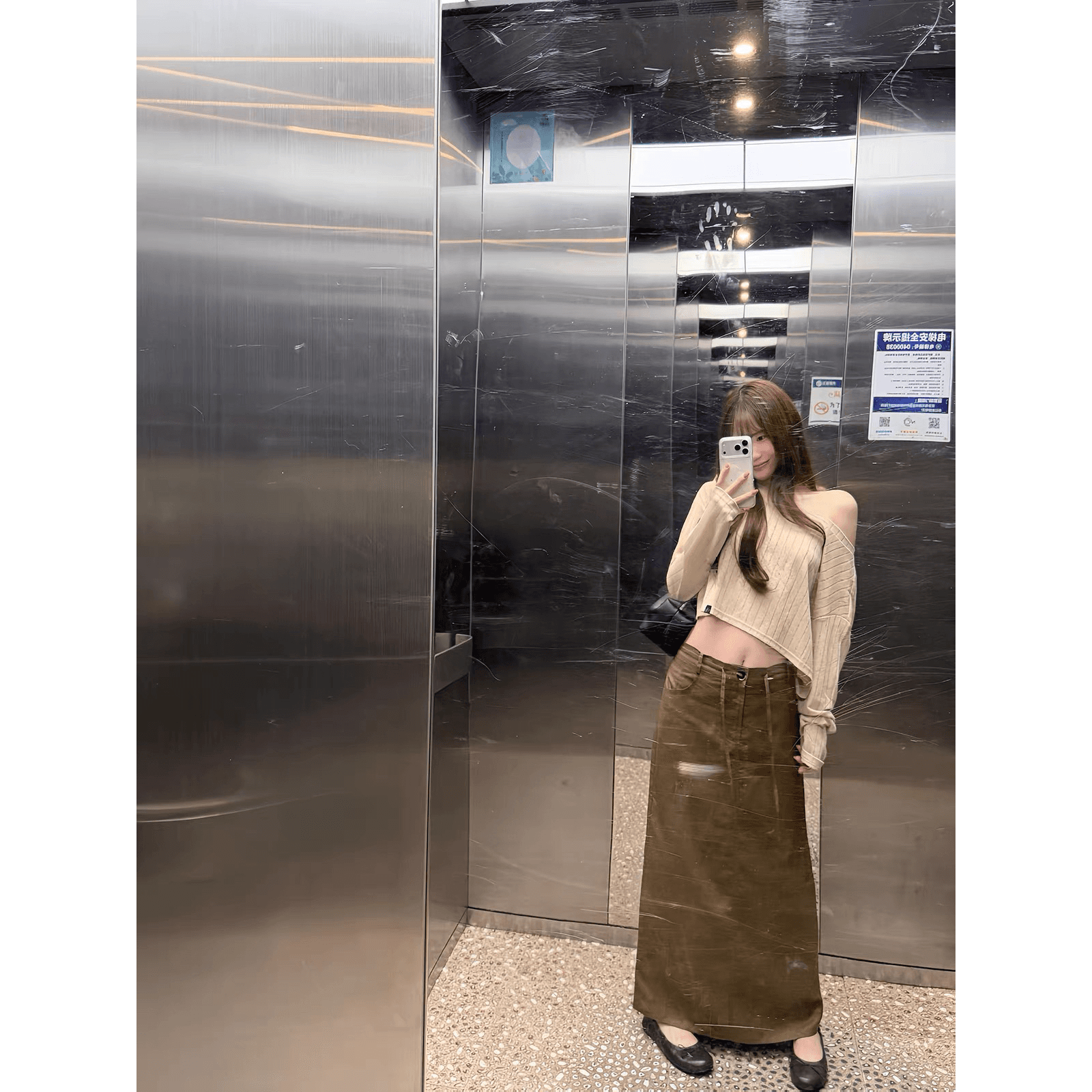 한 부서 레트로 이슬 뼈의 비스듬한 어깨 긴팔 맨위 여성 이른 가을 고급 센스 품격 슬림해 보이는 다용도 캐주얼 쇼트 스타일 티셔츠 이미지 5