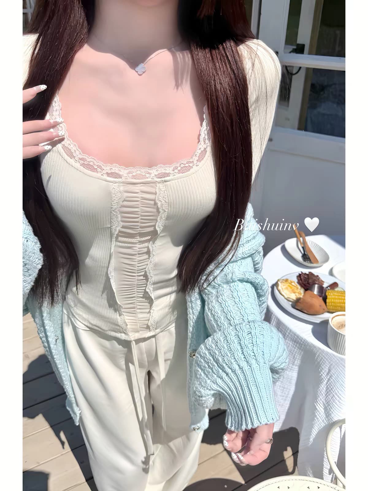 화이트 워터 여성 榛 과일 초콜릿 레이스 레이스 u 칼라 티셔츠 여성 이른 가을 한 부서 디자인 센스 순수한 욕망 섹시함 맨위 상세 이미지 2