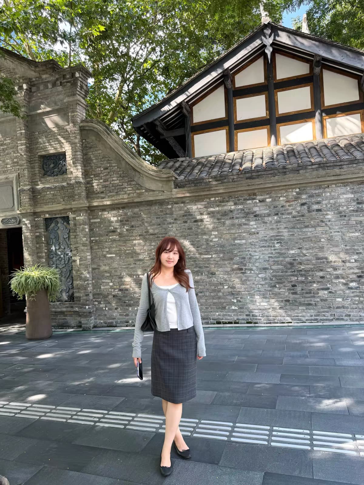 doudou 여드름 페이크 레이어드 긴팔 티셔츠 여성 조기 가을 새로운 한 부서 chic 착용 가져 가라. 디자인 센스 쇼트 스타일 맨위 이미지 4