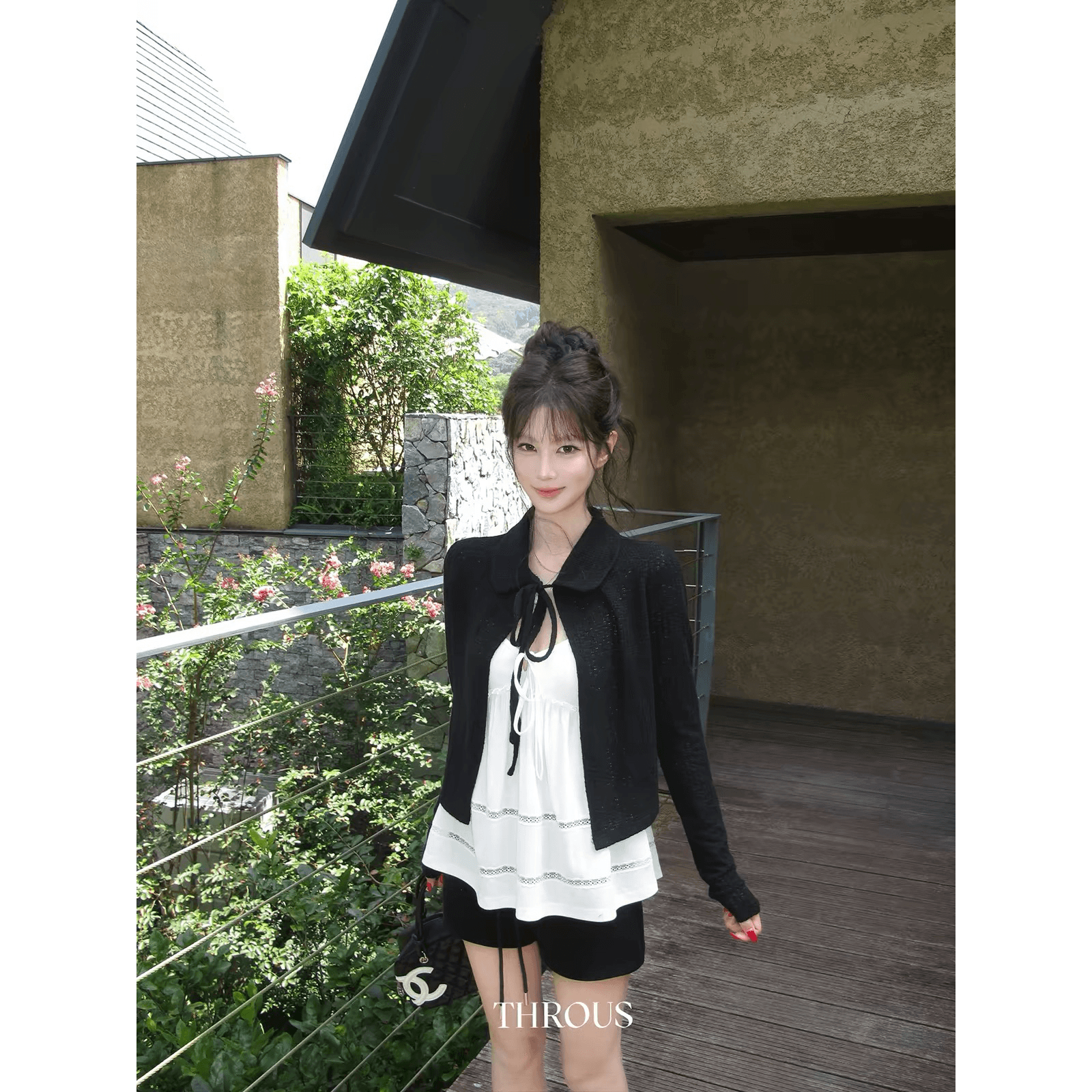 감사합니다. 아니요 고기 펌프 Pleat 프릴 홀로우 아웃 V넥 슬립 인형 셔츠 여성 가을 디자인 센스 루즈핏 다용도 맨위 이미지 5