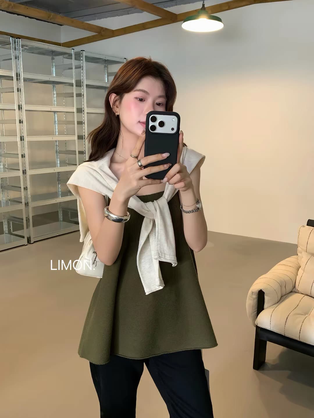 the lemon 레몬 녹차 2026 가을 니트 캐미솔 몸매 가꾸기 허리 수축 슬림해 보이는 민소매 맨위 이미지 4