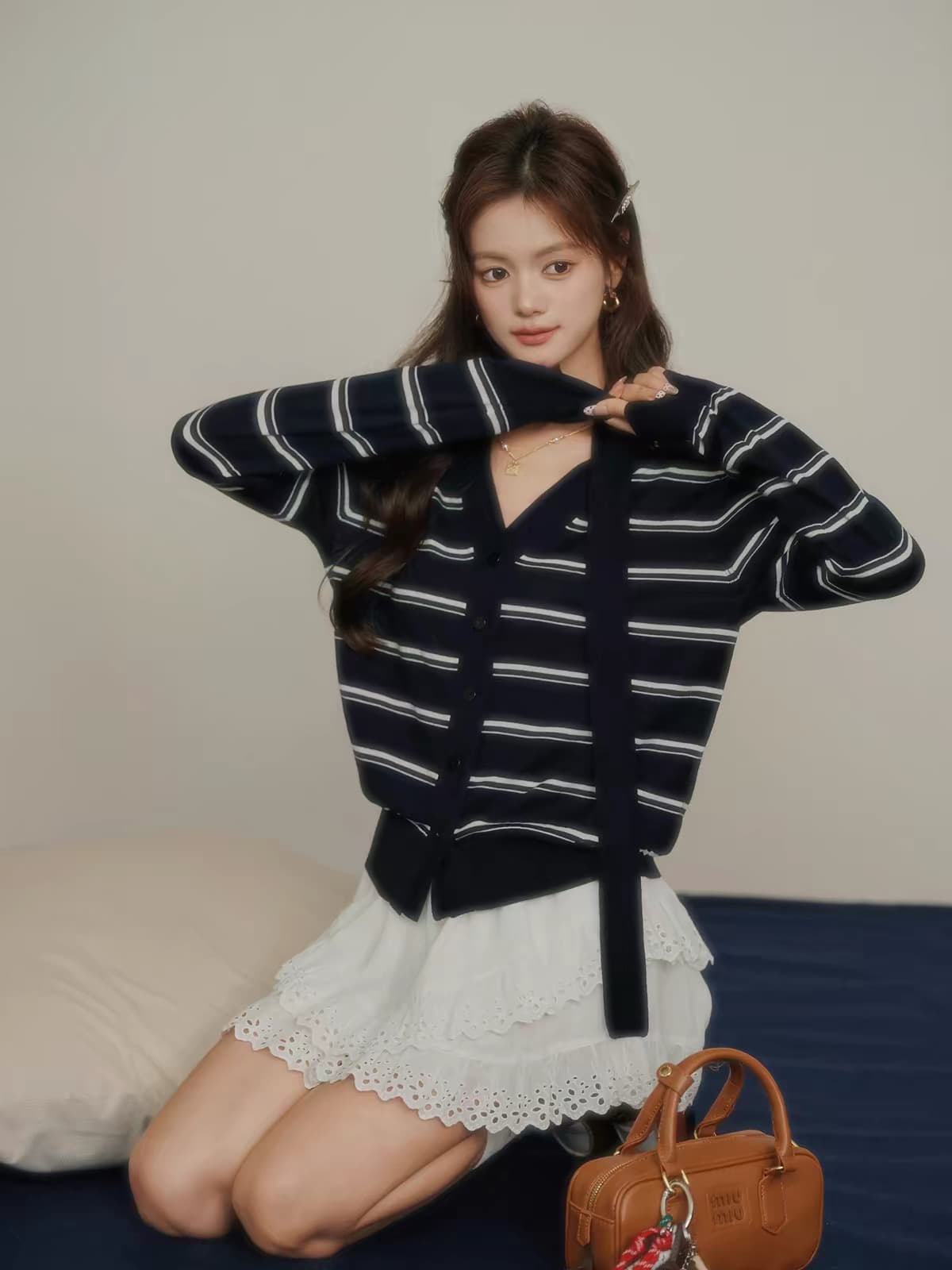 매화 요리 한 빛 프랑스식 학원 스타일 레트로 스트라이프 행침 목 니트 오픈 가디건 여성 가을 미니멀리즘 V넥 긴팔 맨위 이미지 4