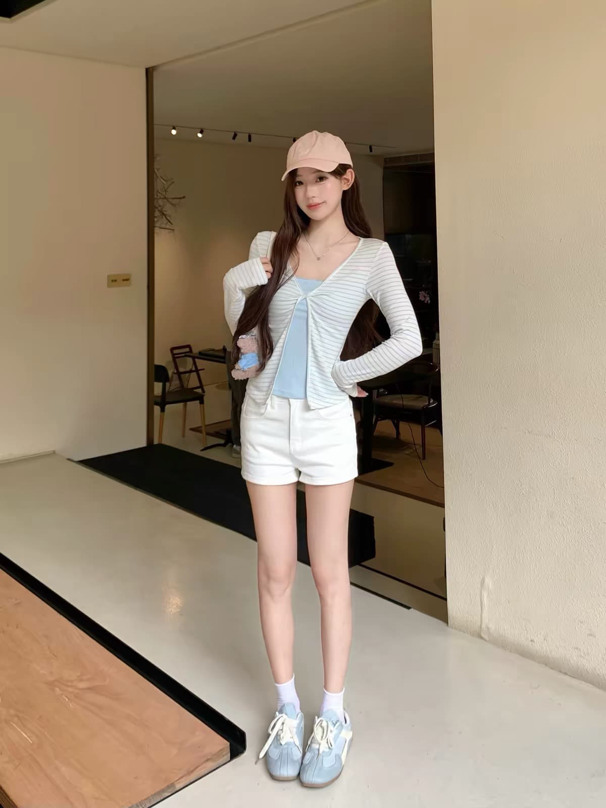 송 긍정적 인 En 화이트 스트라이프 페이크 레이어드 긴팔 티셔츠 여성 가을 한 부서 디자인 센스 몸매 가꾸기 인사이드 가져 가라. 기본 셔츠 맨위 상세 이미지 3