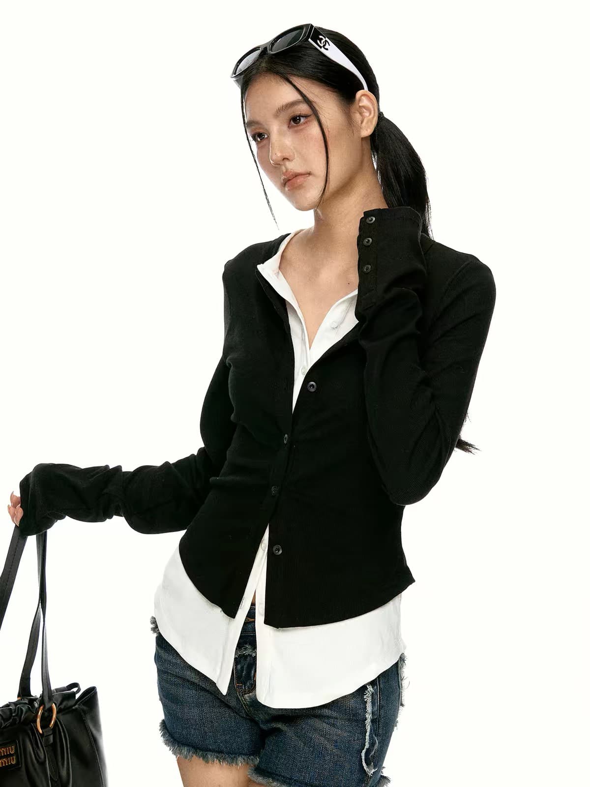 aaisup 검정색 페이크 레이어드 V넥 긴팔 티셔츠 여성 봄 가을 디자인 센스 몸매 가꾸기 슬림해 보이는 스택 착용 기본 셔츠 맨위 이미지 3