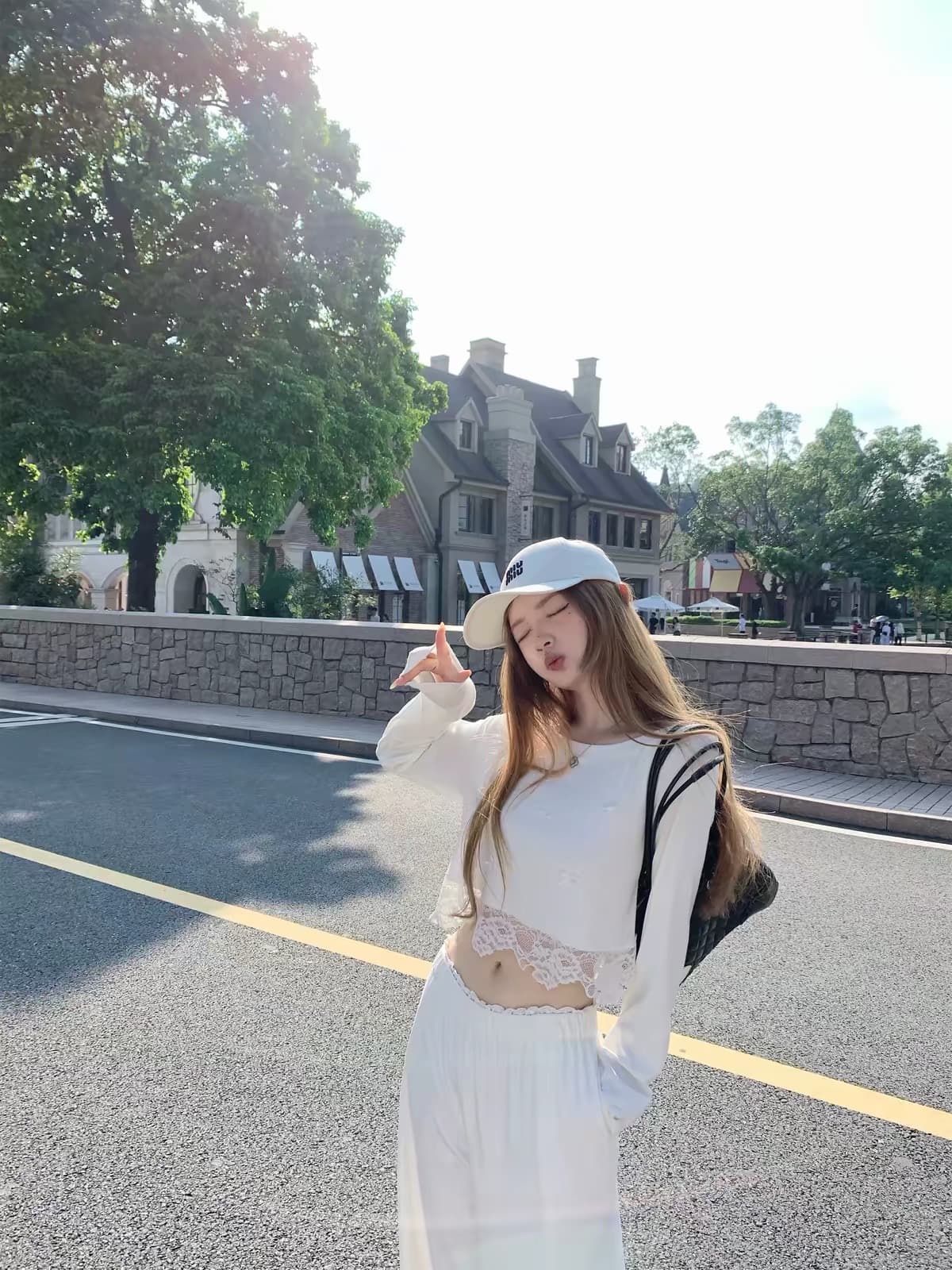 q 여자 집 크림 레이스 t 느슨함 센스 비스듬한 어깨 대 칼라 느긋한 레이스 긴팔 티셔츠 상세 이미지 1