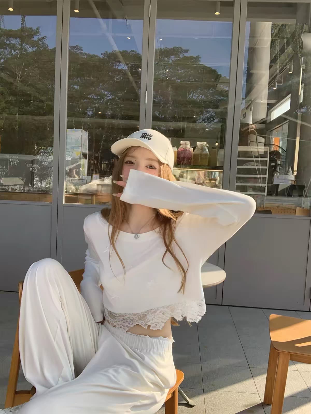 q 여자 집 크림 레이스 t 느슨함 센스 비스듬한 어깨 대 칼라 느긋한 레이스 긴팔 티셔츠 상세 이미지 3