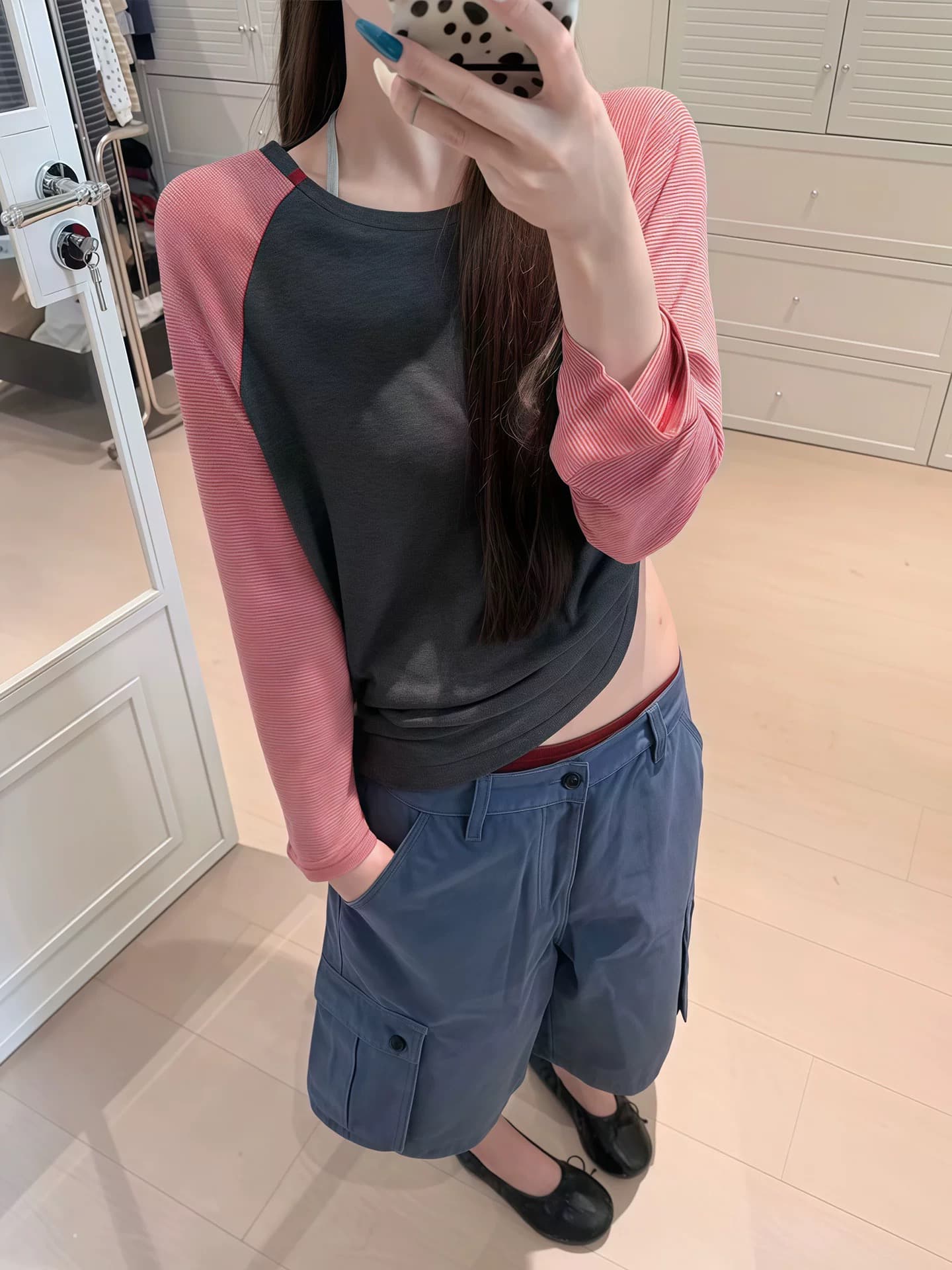 회색 라스베리 단편화 레트로 배색 핀 스트라이프 패치워크 긍정적 인 어깨 쇼트 스타일 만나는 얇고 가벼운 티셔츠 맨위 51198 상세 이미지 3