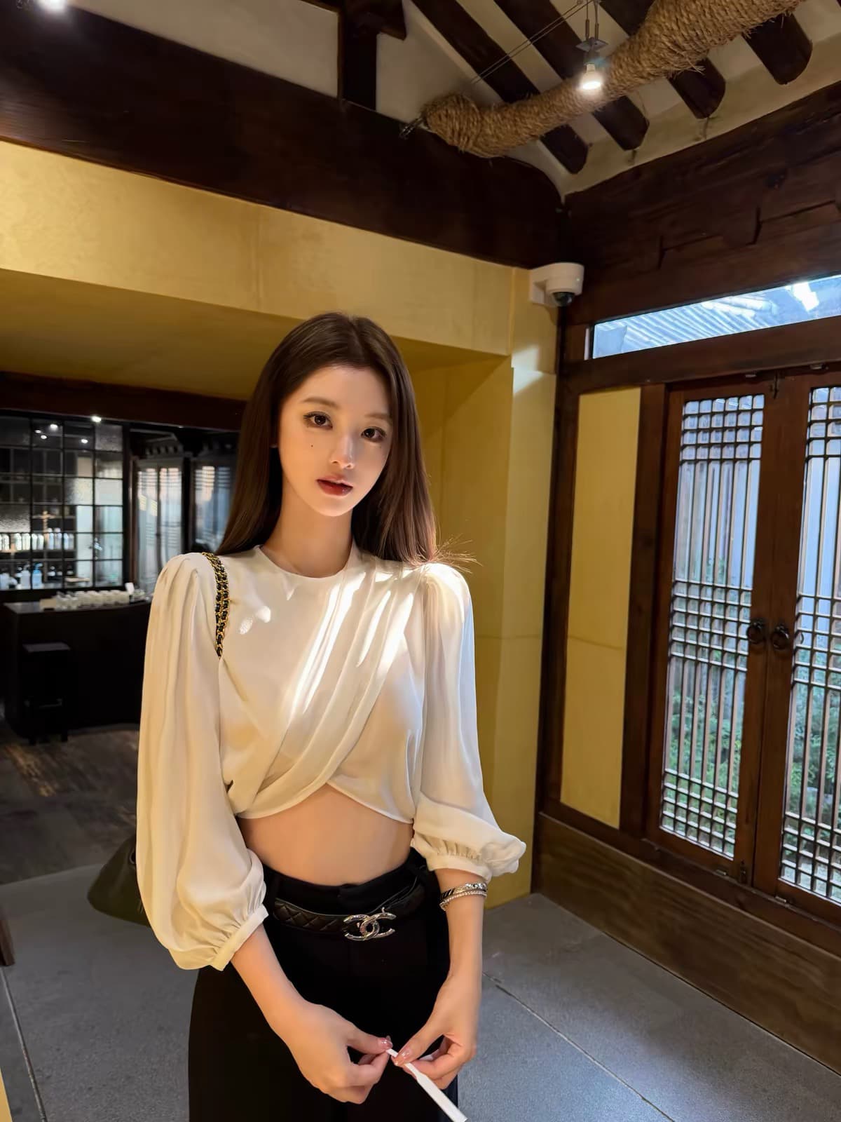 chicyou ys1 자매 슈퍼 품격 ~ 중 미니멀리즘 7부 소매 벌룬 소매 십자가 쇼트 스타일 라운드 넥 맨위 이미지 4