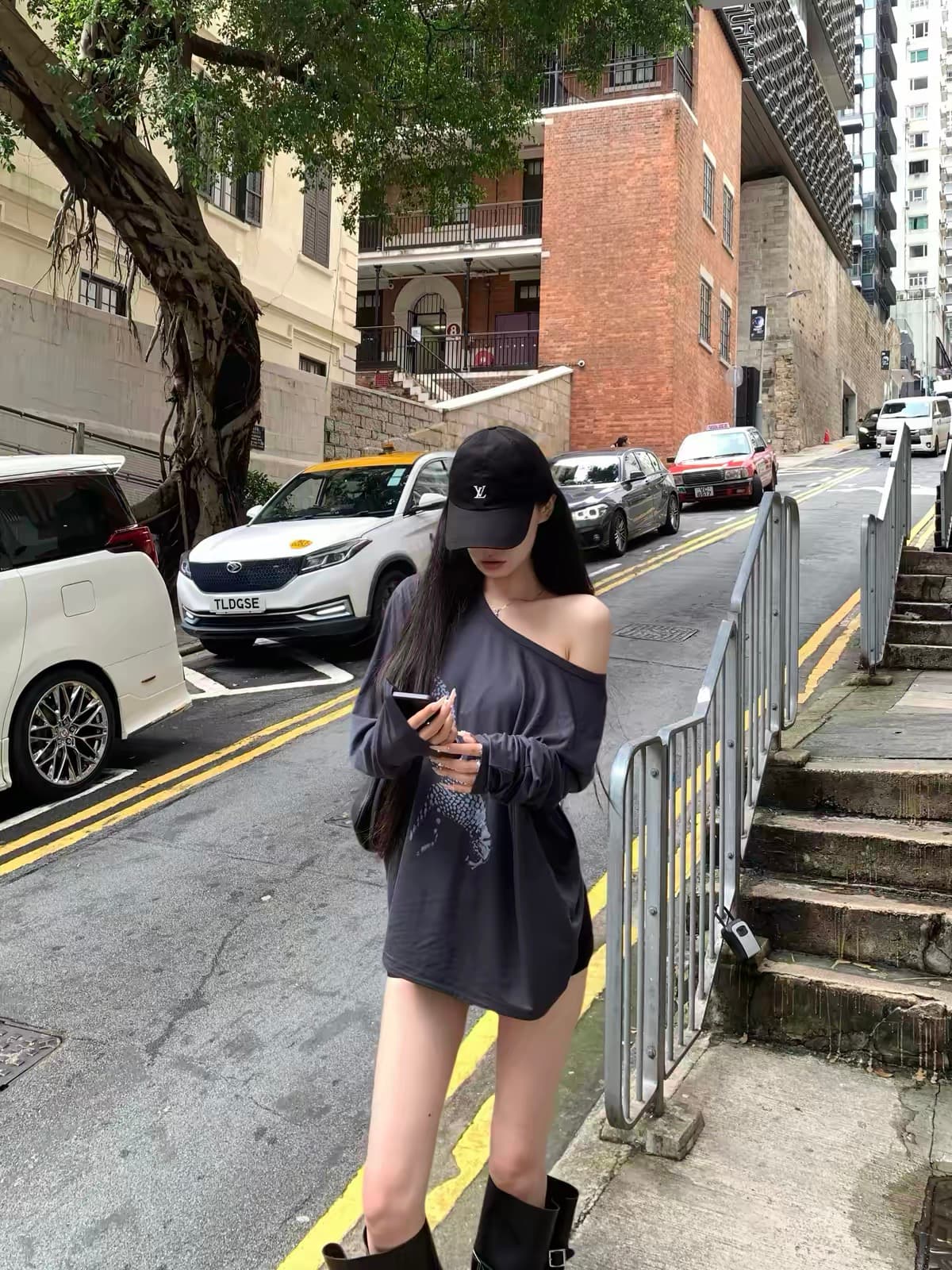 021ope 표범 프린트 비스듬한 어깨 둘 착용 긴팔 티셔츠 루즈핏 느긋한 슬림해 보이는 보트 칼라 다용도 맨위 이미지 4