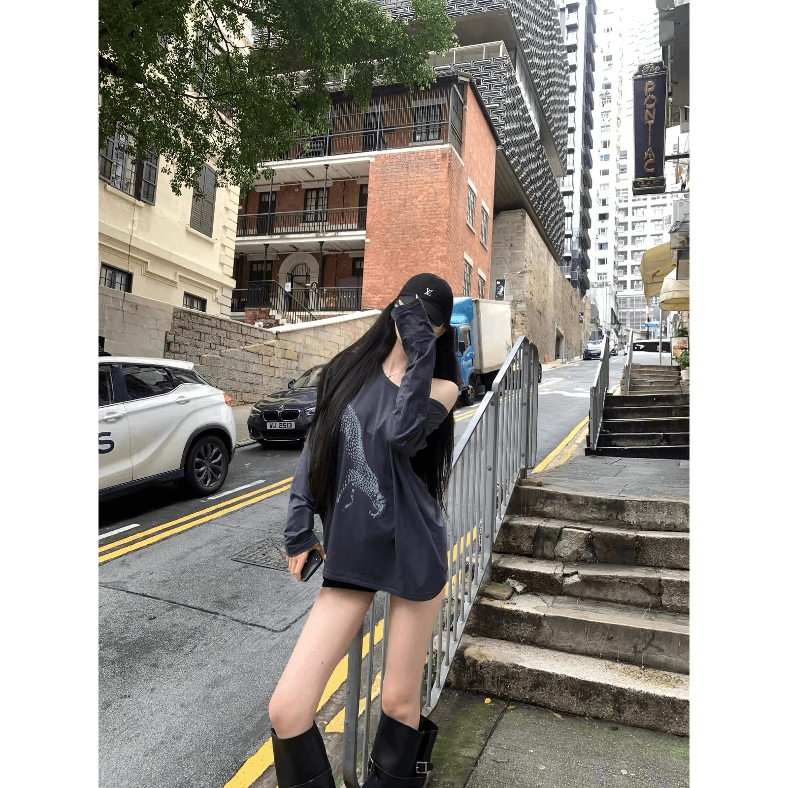 021ope 표범 프린트 비스듬한 어깨 둘 착용 긴팔 티셔츠 루즈핏 느긋한 슬림해 보이는 보트 칼라 다용도 맨위 이미지 5