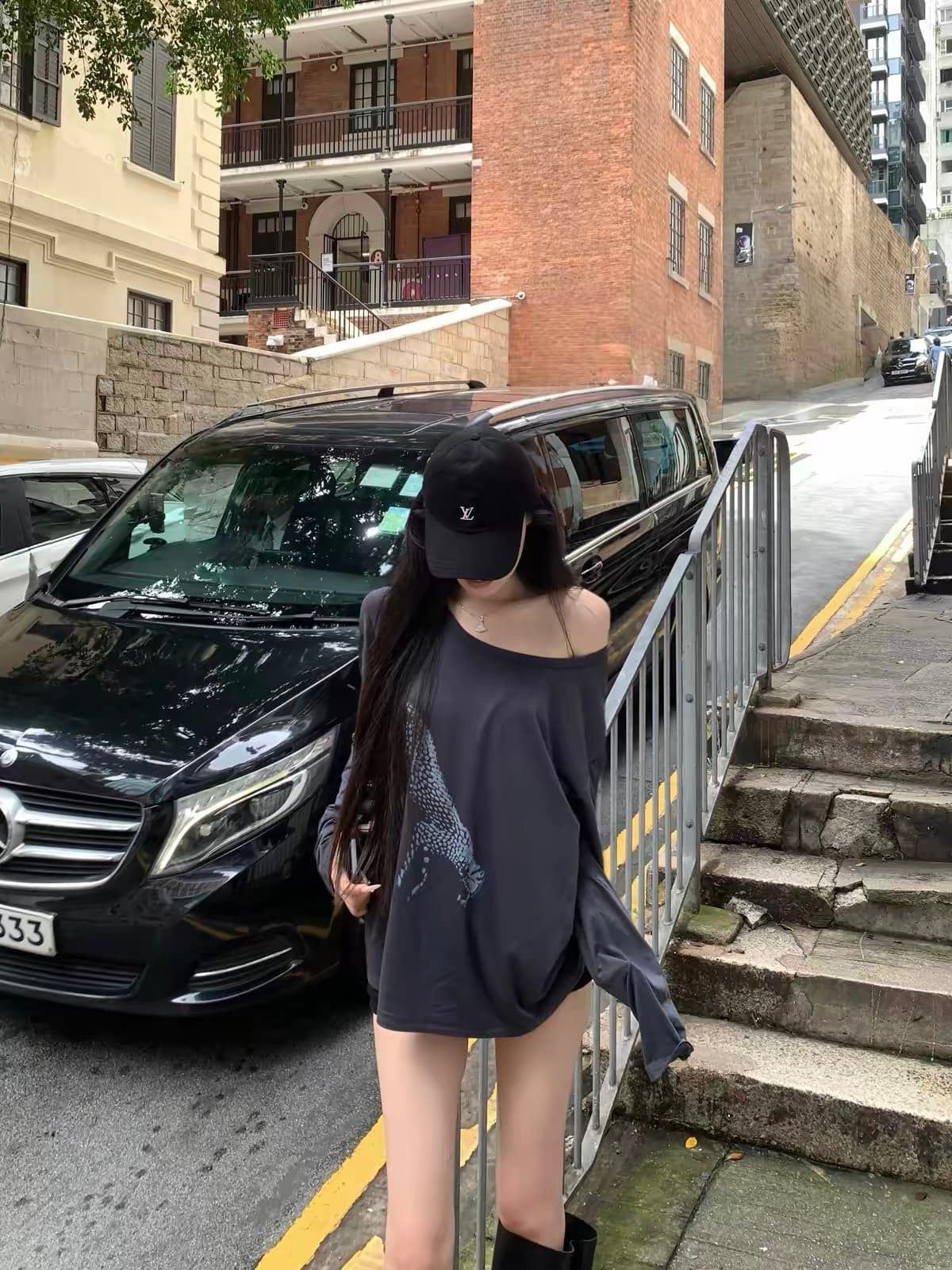 021ope 표범 프린트 비스듬한 어깨 둘 착용 긴팔 티셔츠 루즈핏 느긋한 슬림해 보이는 보트 칼라 다용도 맨위 상세 이미지 3