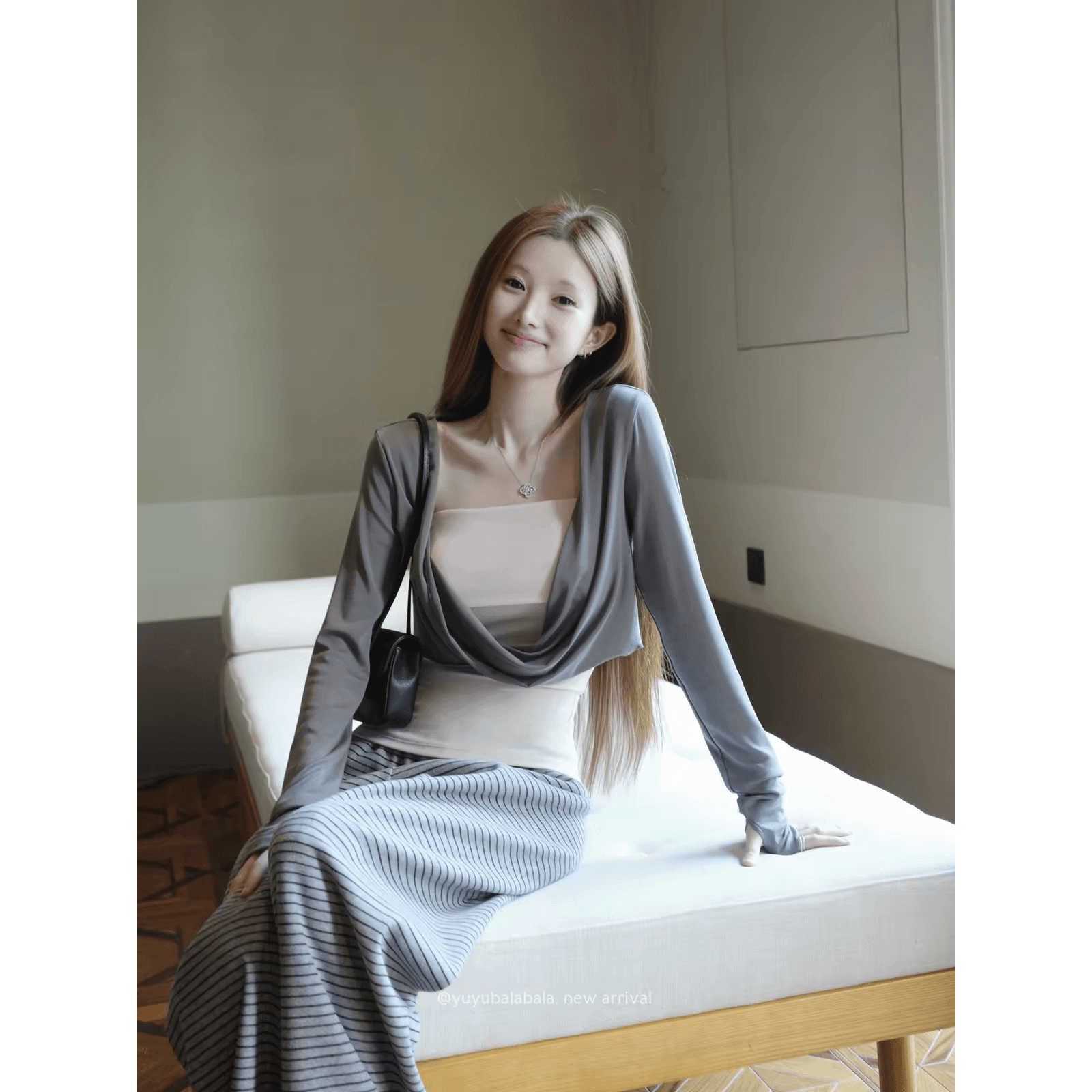 鱿 생선 젤리 배 수프 yuyu 강력한 추진력 홈 비교할 수없는 라이 경기 서울 몸매 가꾸기 튜브탑 니트 맨위 세트 이미지 5