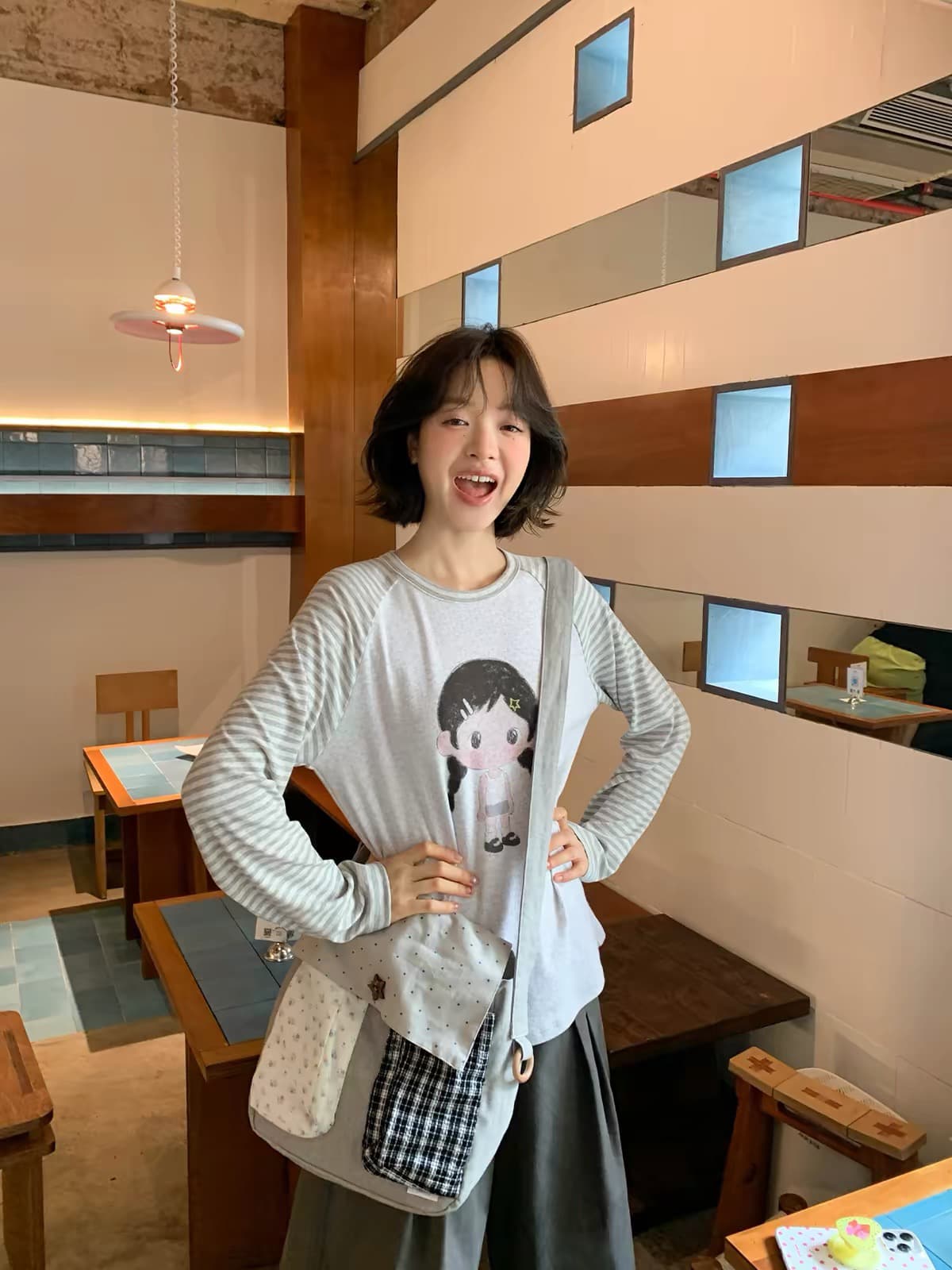 안녕하세요. 대포 스트라이프 패치워크 색상 삽입 어깨 프린트 긴팔 티셔츠 여성 가을 새로운 달콤함 부드러운 품격 다용도 맨위 이미지 3