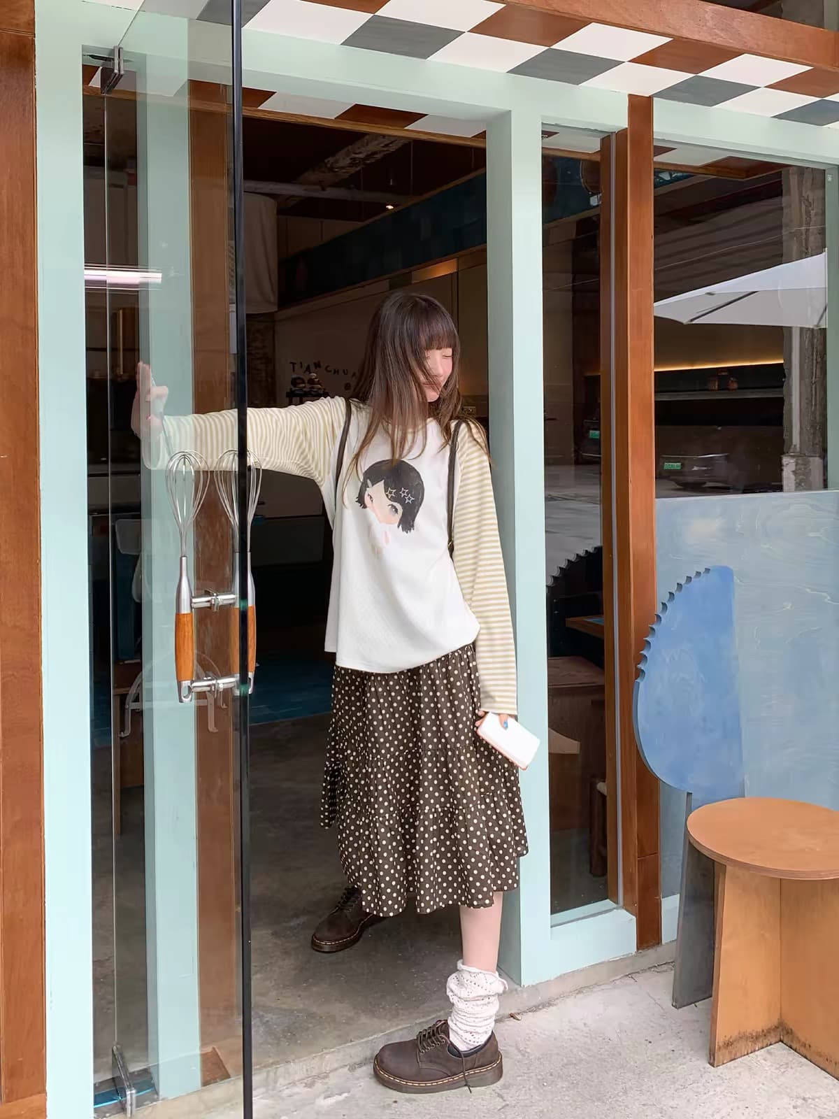 안녕하세요. 대포 스트라이프 패치워크 색상 삽입 어깨 프린트 긴팔 티셔츠 여성 가을 새로운 달콤함 부드러운 품격 다용도 맨위 상세 이미지 4