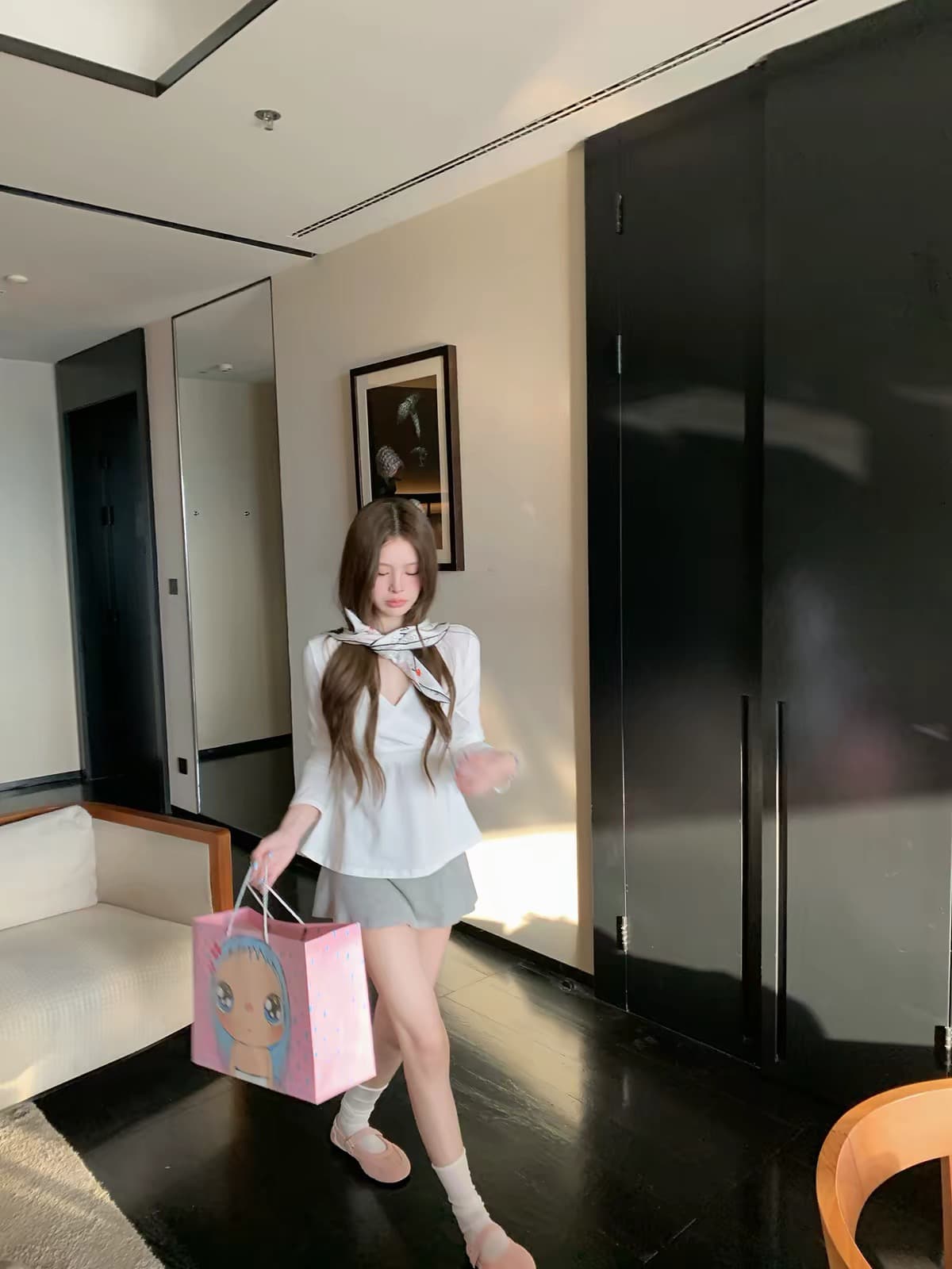 sasaouni 십자가 V넥 슬림해 보이는 긴팔 티셔츠 여성 2026 가을 새로운 인사이드 가져 가라. 기본 셔츠 맨위