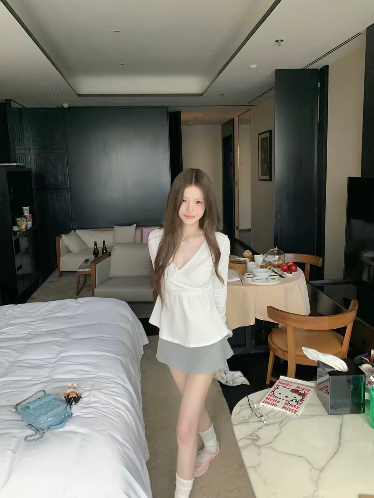 sasaouni 십자가 V넥 슬림해 보이는 긴팔 티셔츠 여성 2026 가을 새로운 인사이드 가져 가라. 기본 셔츠 맨위 상세 이미지 5