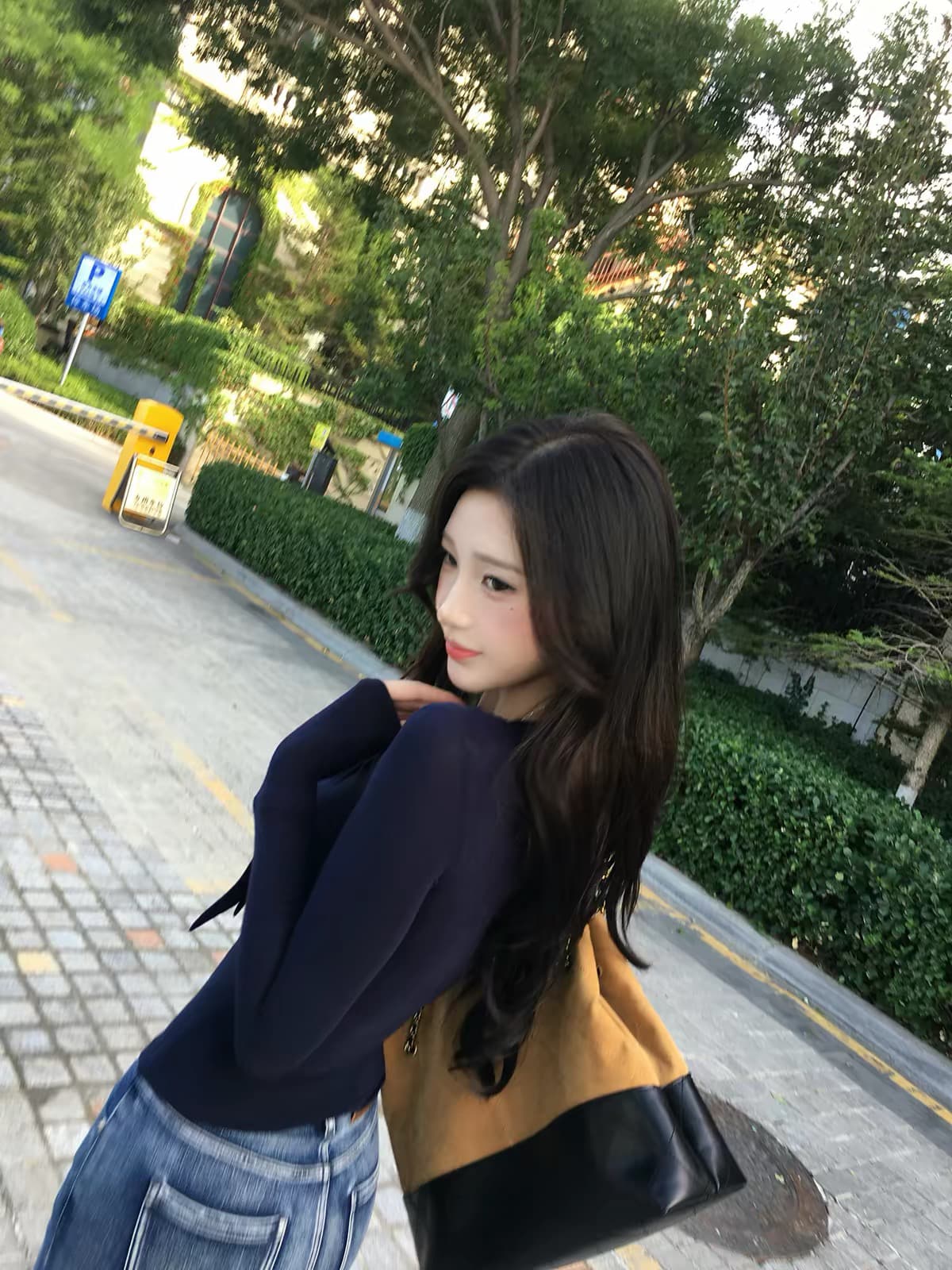 farte shop 내장 모듈러스의 날 접시 나비 매듭 낮은 네크라인 홀로우 아웃 티셔츠 여성 봄 가을 긴팔 허리 수축 맨위 상세 이미지 1