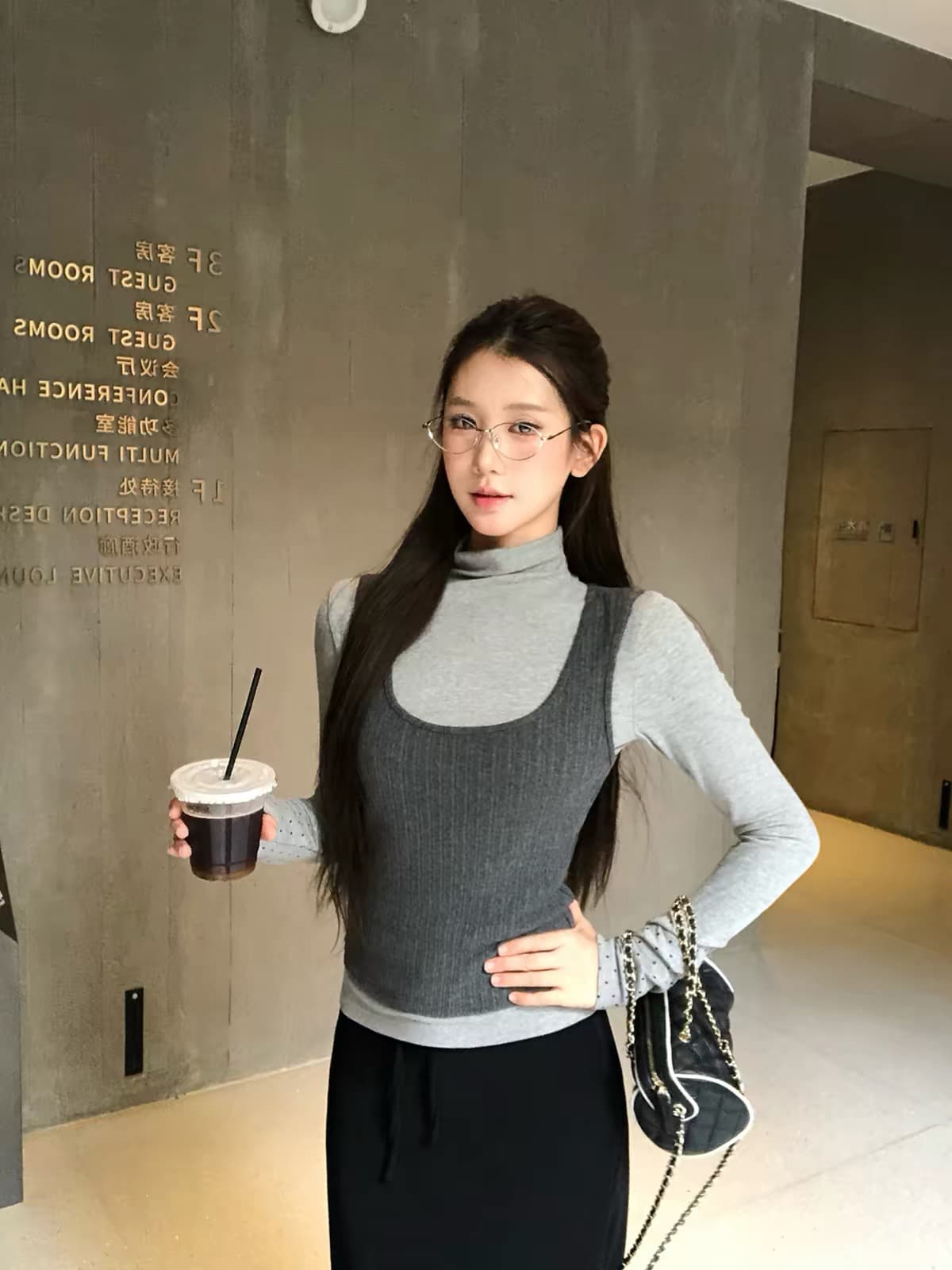 레드 맨 내부에 가져 가라. 기본 셔츠 여성 2026 새로운 가을 긴팔 티셔츠 품격 회색 반하이넥 몸매 가꾸기 맨위 이미지 3
