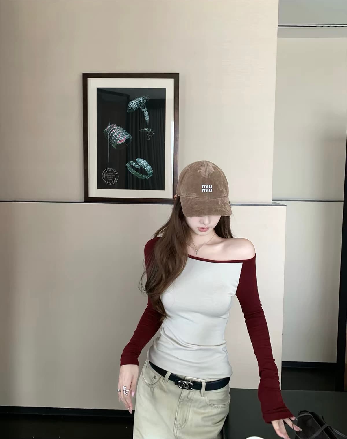 밤나무 코코아 bankelili 서울 연인 한 부서 배색 삽입 어깨 소매 오프숄더 슬림해 보이는 얇은 스타일 긴팔 티셔츠 상세 이미지 2