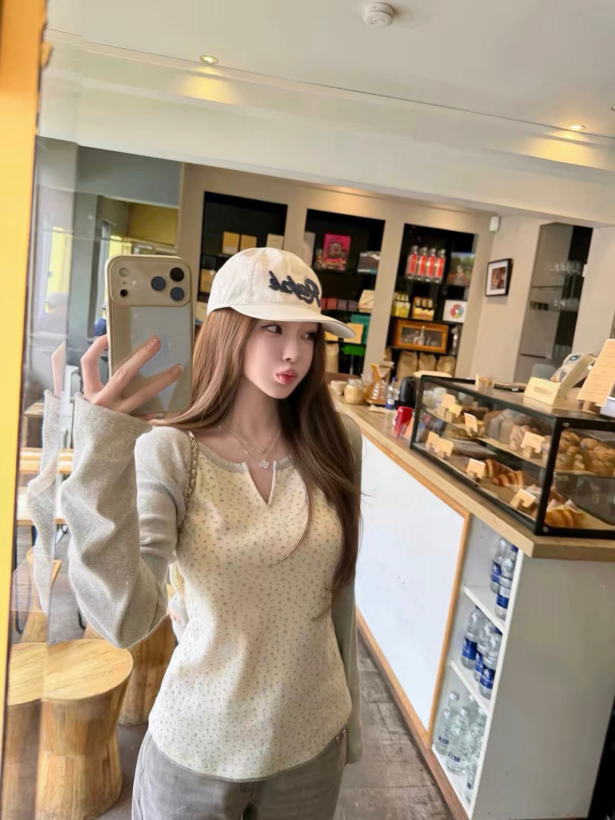 suuuicee 꽃 작 은 상자 파편 작은 v 종류 라운드 넥 디자인 삽입 어깨 소매 꽃무늬 프린트 긴팔 티셔츠 상세 이미지 1