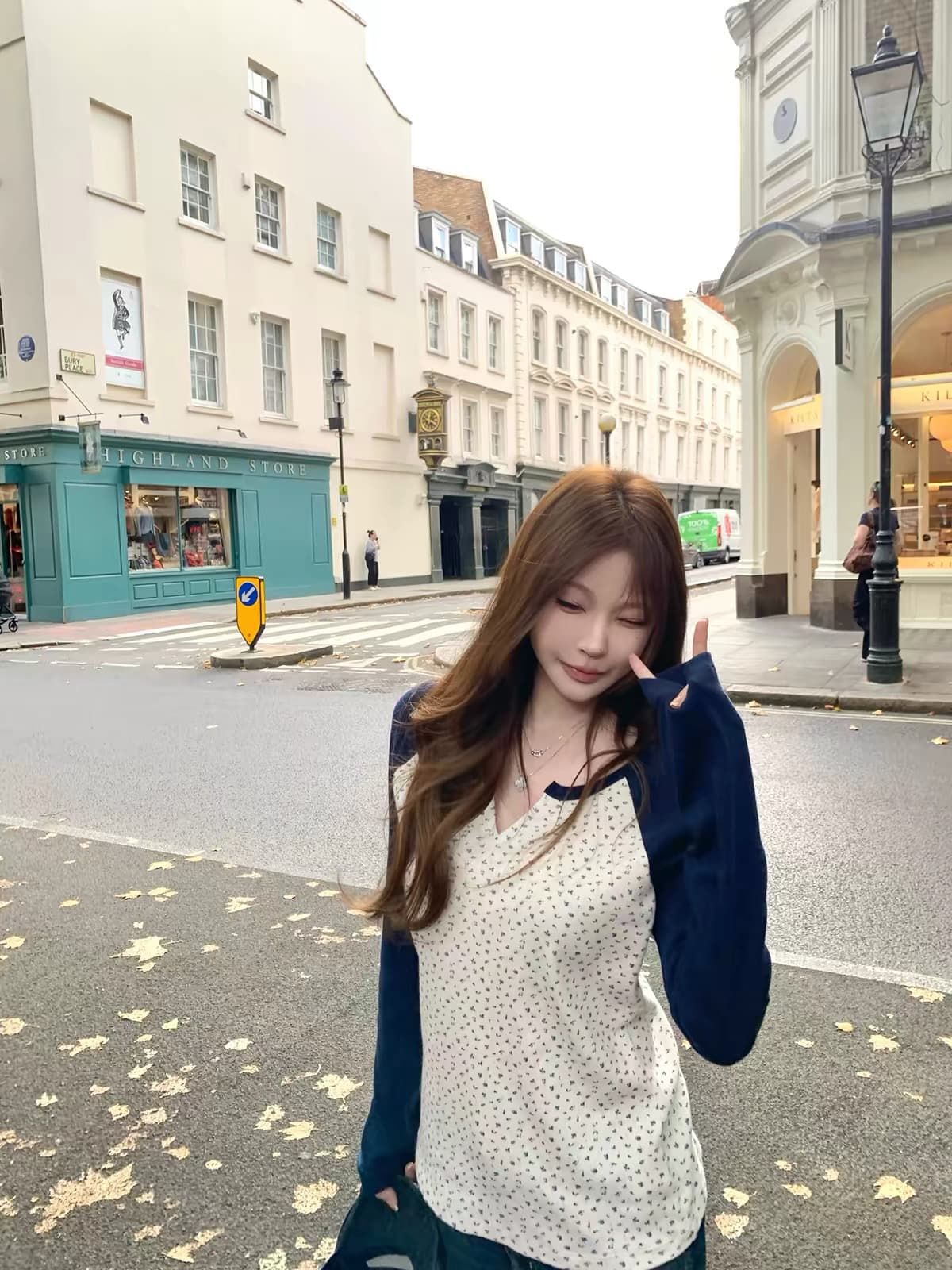 suuuicee 꽃 작 은 상자 파편 작은 v 종류 라운드 넥 디자인 삽입 어깨 소매 꽃무늬 프린트 긴팔 티셔츠 상세 이미지 4