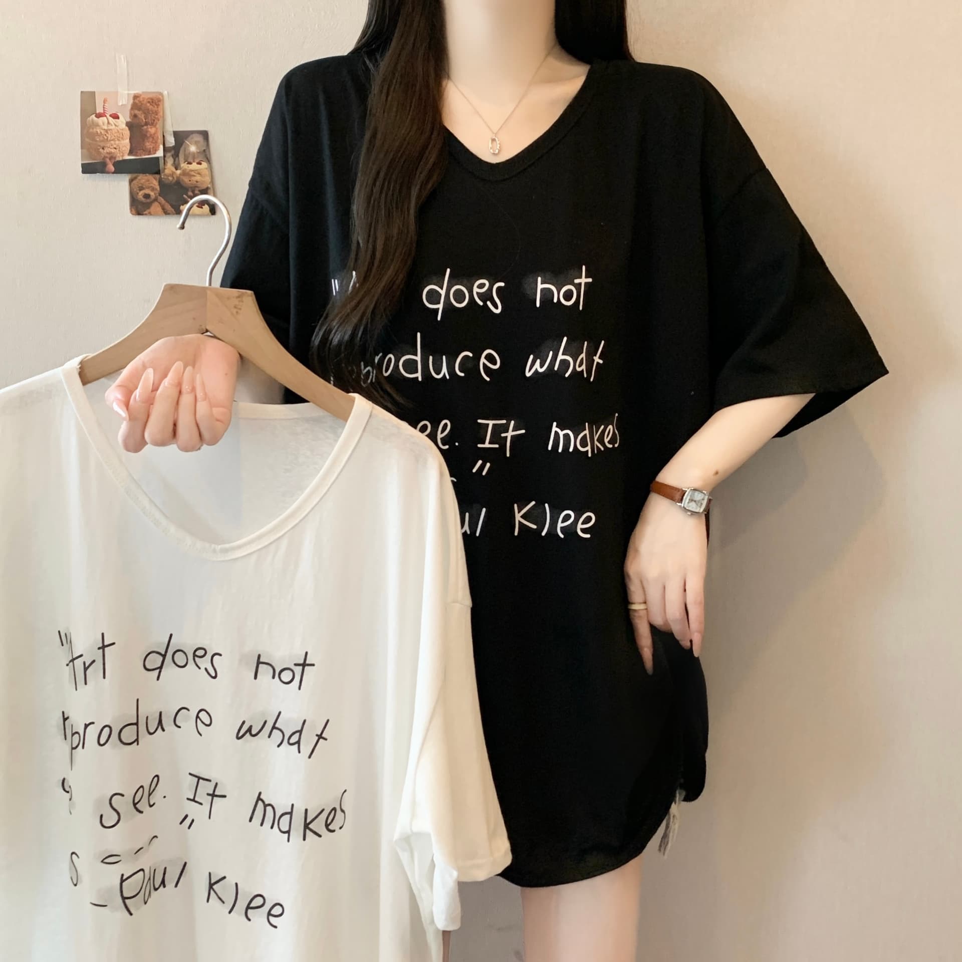 실사 빅 사이즈 여름 V넥 루즈핏 대 에디션 밑단 트임 아크 슬림해 보이는 프린트 눈꽃 면 다용도 티셔츠 여성 상세 이미지 1