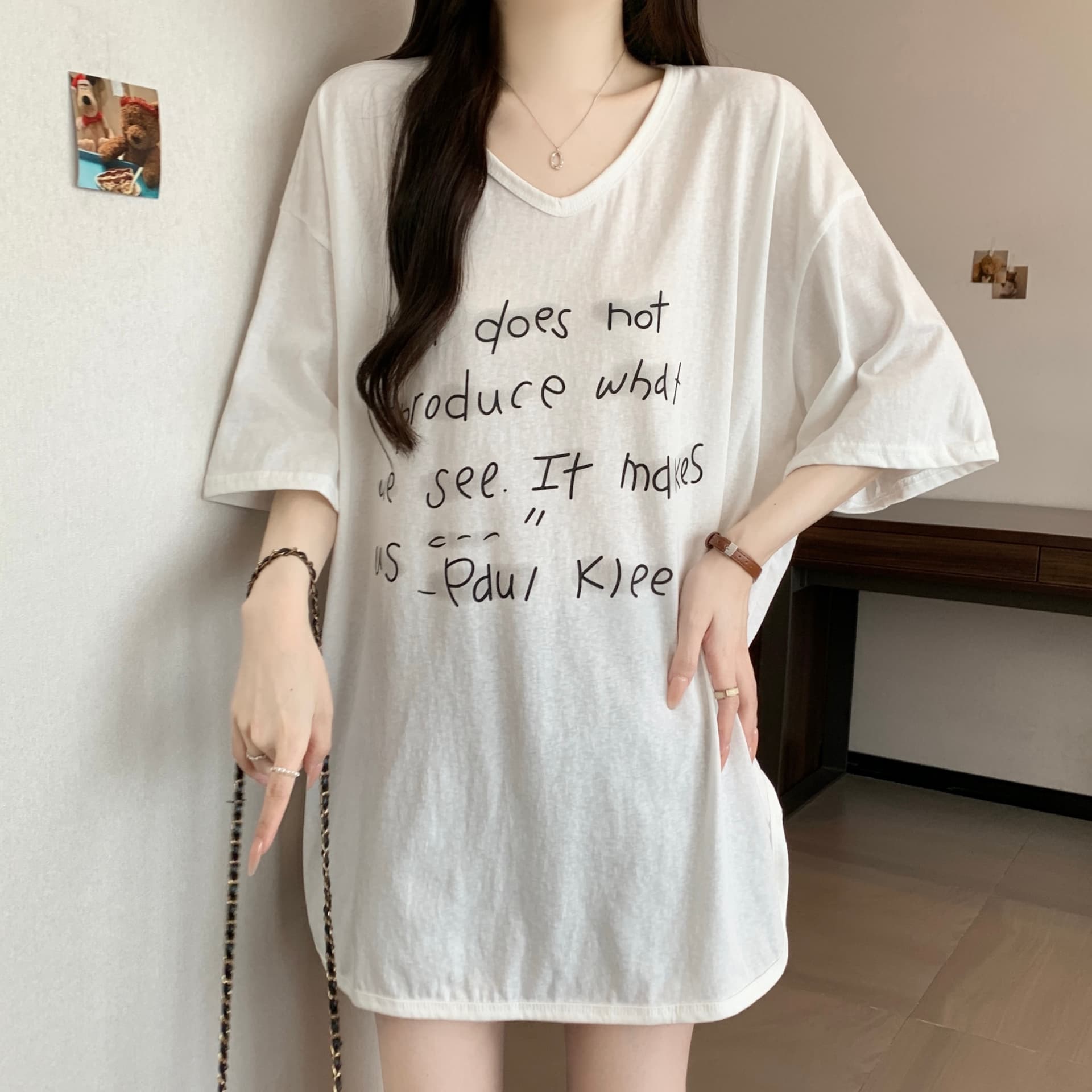 실사 빅 사이즈 여름 V넥 루즈핏 대 에디션 밑단 트임 아크 슬림해 보이는 프린트 눈꽃 면 다용도 티셔츠 여성 상세 이미지 18