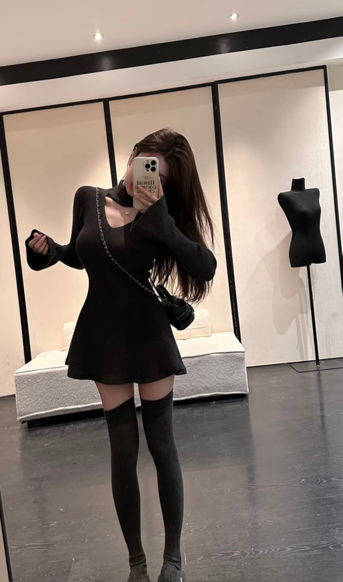 2026 새로운 행침 목 V넥 니트 슬림해 보이는 여성 드레스 순수한 욕망 바람 몸매 가꾸기 허리 수축 신축성 나팔 소매 A라인 스커트 이미지 5
