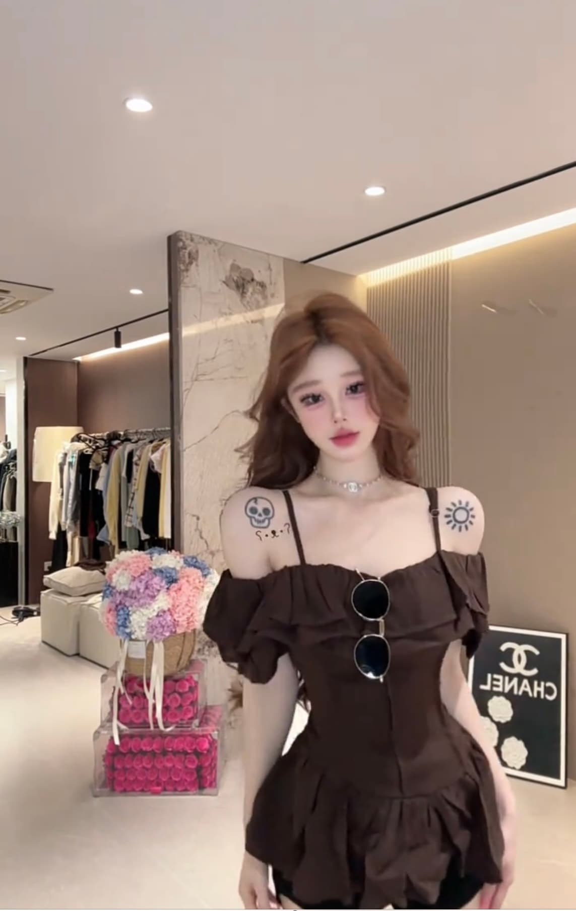 프랑스식 품격 오프숄더 프릴 반팔 여성 셔츠 여름 새로운 디자인 센스 허리 수축 슬림해 보이는 오프숄더 맨위 이미지 3