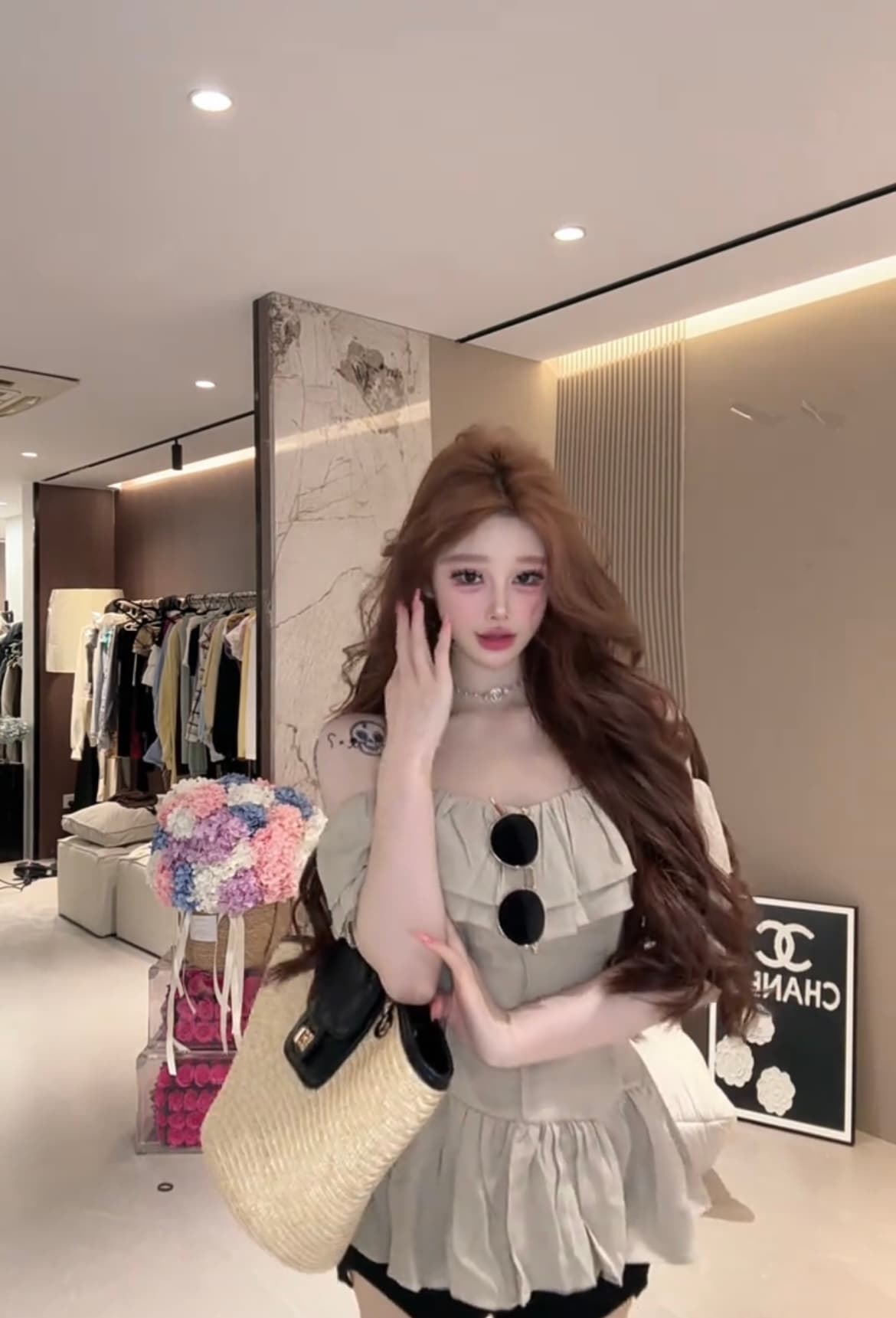 프랑스식 품격 오프숄더 프릴 반팔 여성 셔츠 여름 새로운 디자인 센스 허리 수축 슬림해 보이는 오프숄더 맨위 상세 이미지 3