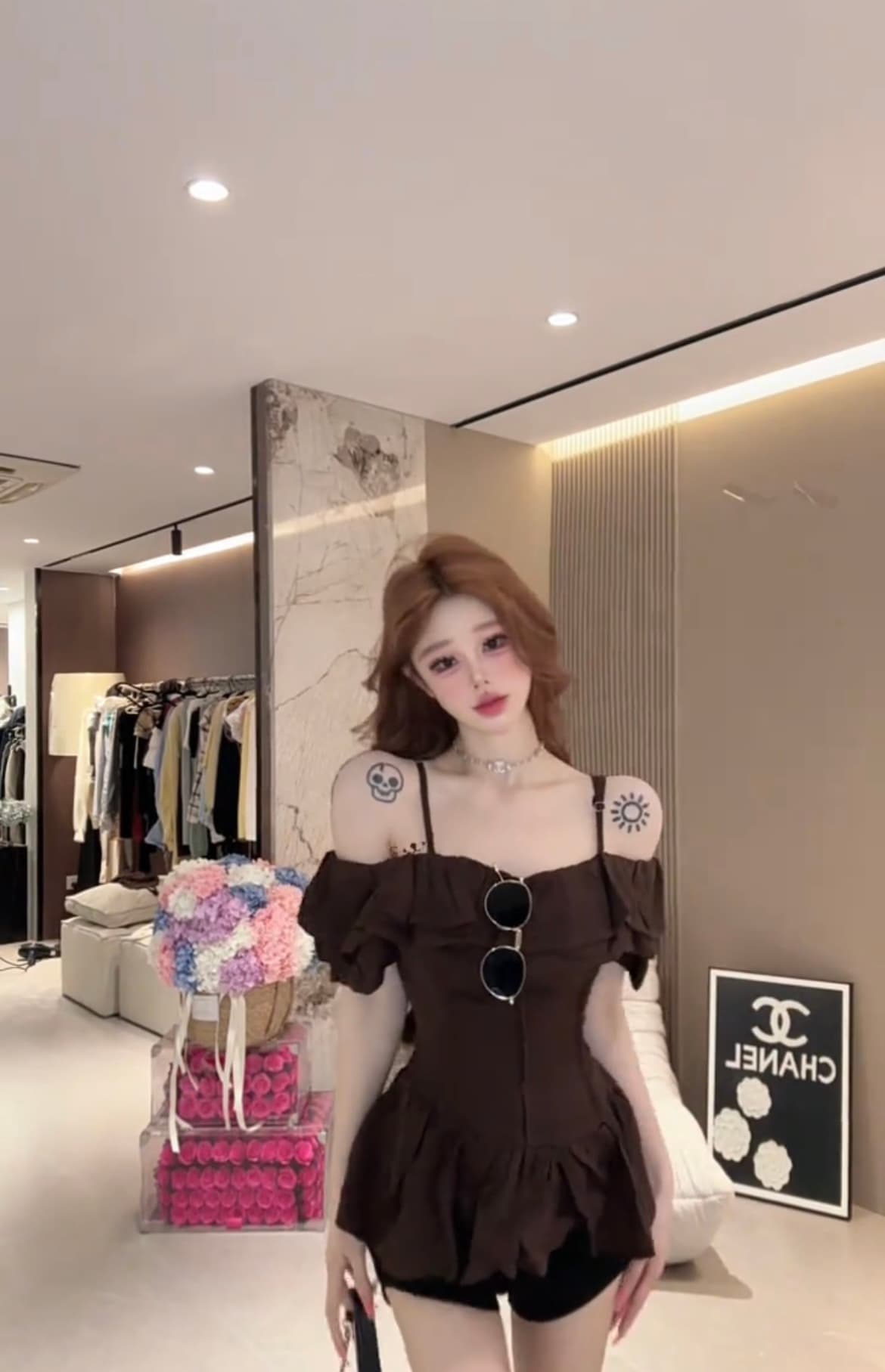 프랑스식 품격 오프숄더 프릴 반팔 여성 셔츠 여름 새로운 디자인 센스 허리 수축 슬림해 보이는 오프숄더 맨위 상세 이미지 20