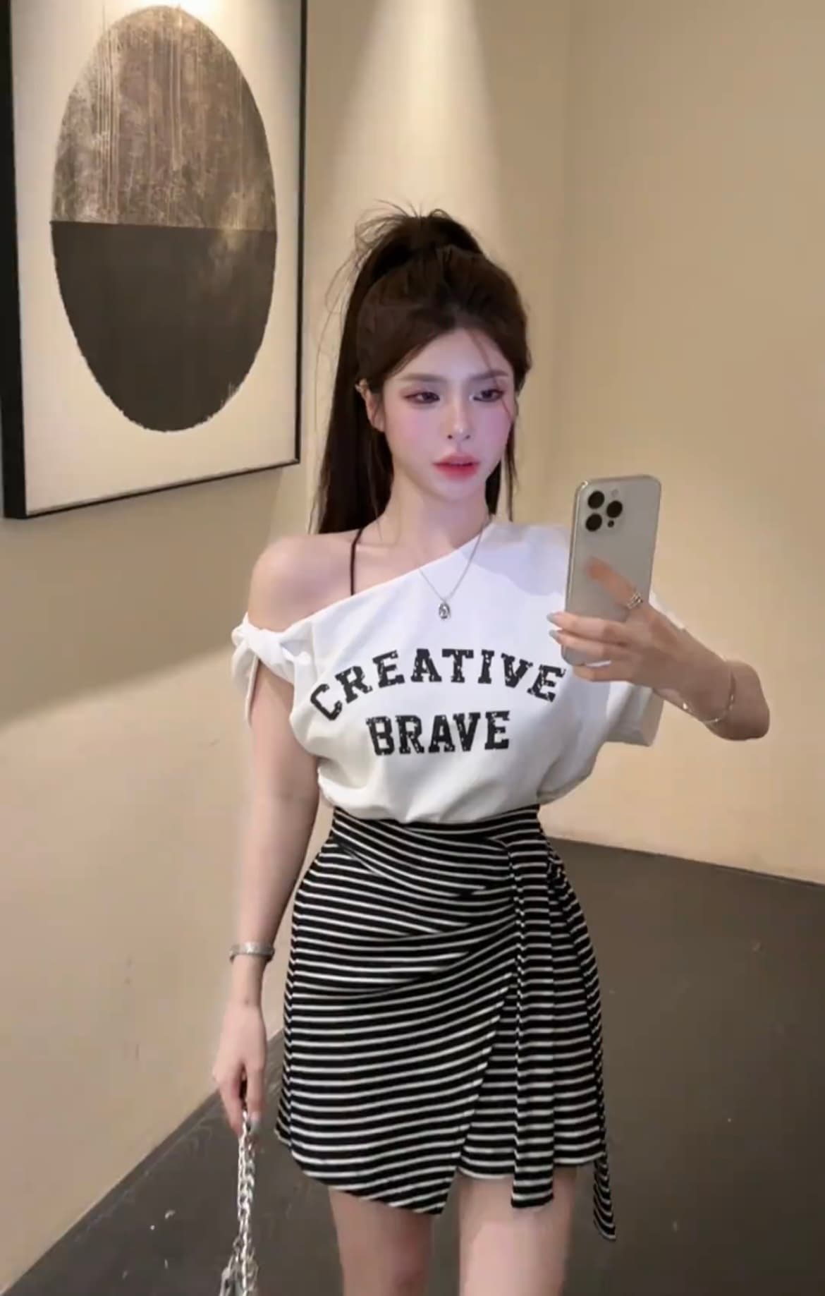 다시 차가운 다시 바람의 소리 ~ 중 여름 세트 여성 비스듬한 칼라 오프숄더 알파벳 반팔 티셔츠 맨위 스트라이프 반신 스커트 투피스 세트 상세 이미지 6