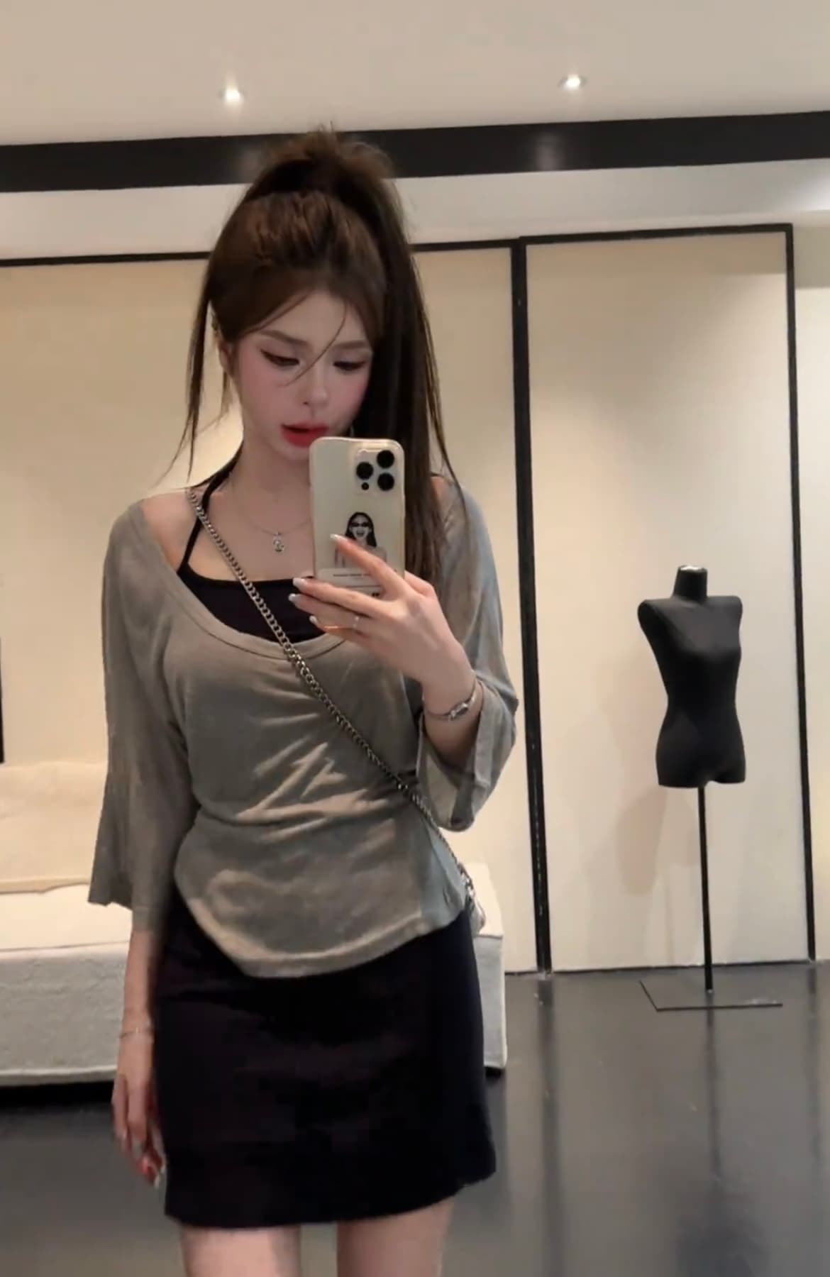 한 부서 느긋한 바람 행침 목 조끼 반팔 맨위 하이웨이스트 미니 스커트 세 조각 여성 세트 여름 고급 센스 패션 세트 상세 이미지 5