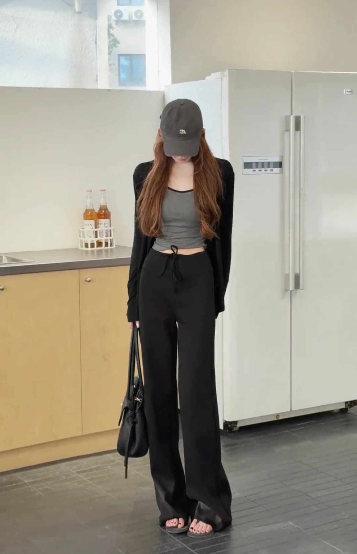 한 부서 핫걸 캐미솔 긴팔 오픈 가디건 쇼트 스타일 투피스 세트 넓은 다리 길이 바지 세 조각 세트 여성 가을 상세 이미지 4