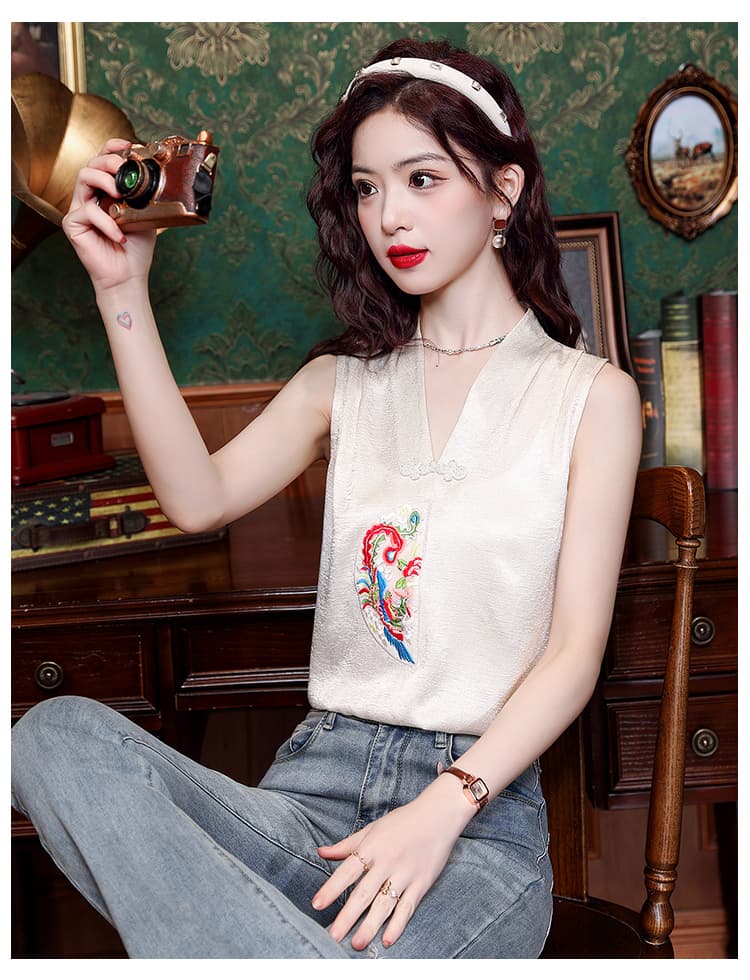 2026 여름 새로운 차가운 여름 디자인 센스 민소매 v 맨위 칼라 레트로 작은 대중 상세 이미지 16