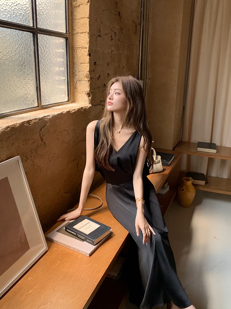 실사 2026 봄 여름 새로운 디자인 센스 V넥 도루 센스 새틴 여성 드레스 허리 수축 슬림해 보이는 레이스업 롱 스커트 상세 이미지 19