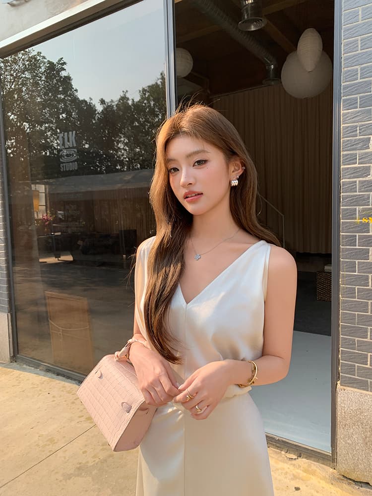 실사 2026 봄 여름 새로운 디자인 센스 V넥 도루 센스 새틴 여성 드레스 허리 수축 슬림해 보이는 레이스업 롱 스커트 상세 이미지 41
